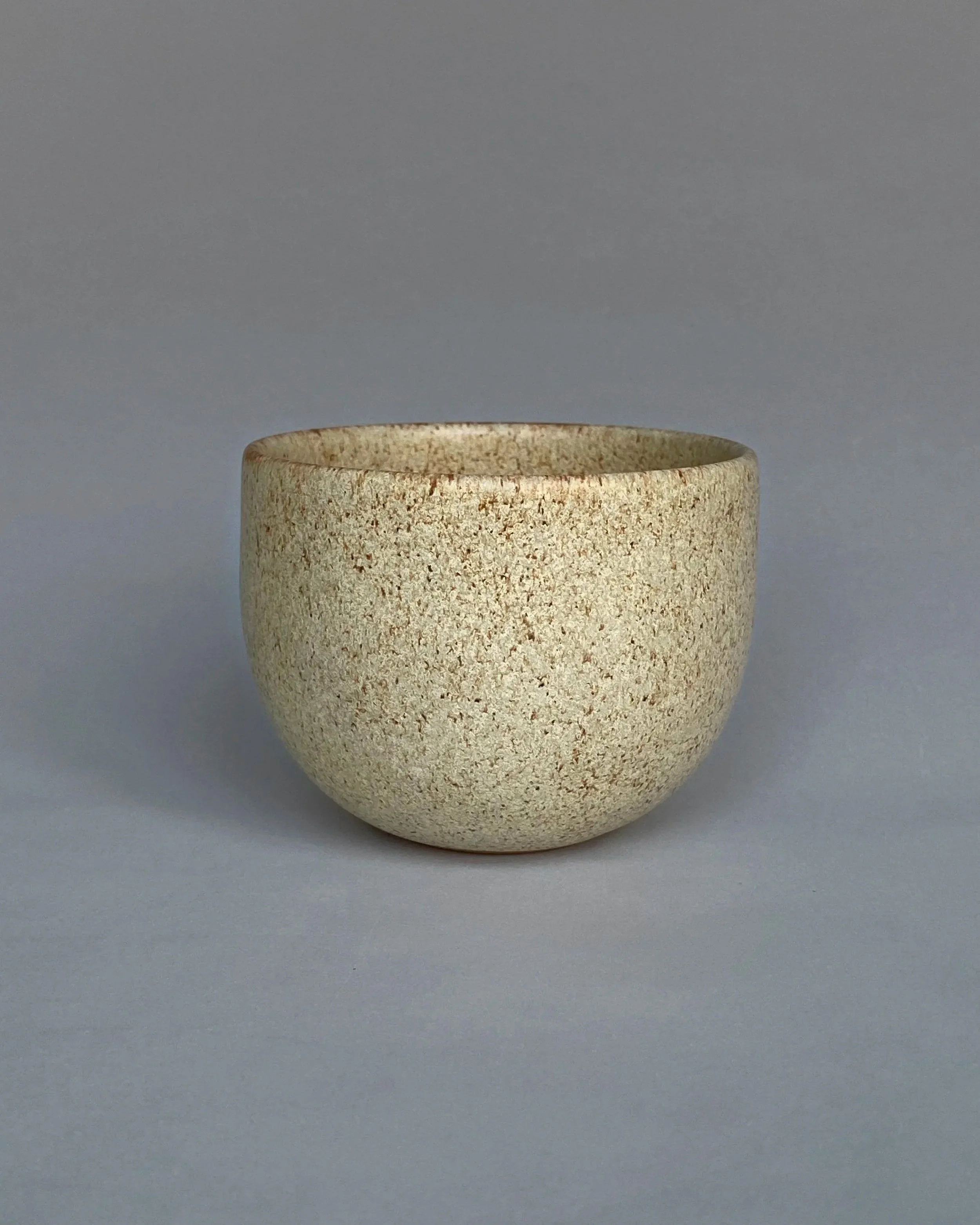 moon_cup_gorka_studio_ceramics_keramika_gorka_hrnky_ginger-speckled-natural-clay-mug-cappuccino-220ml-hrnek-kava-na-kavu_1131_n.jpg