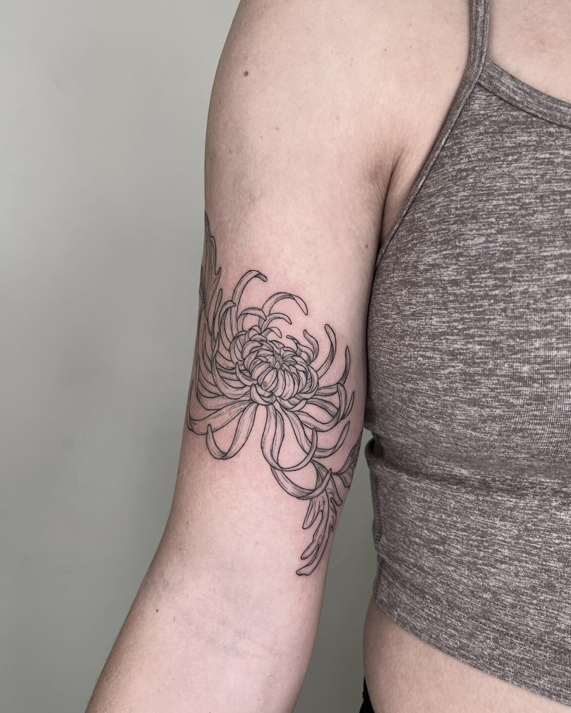 Chrysanthemum &bull; Thank you, Anna! So excited for our next project 🌞💖 &bull; Currently booking May &amp; June