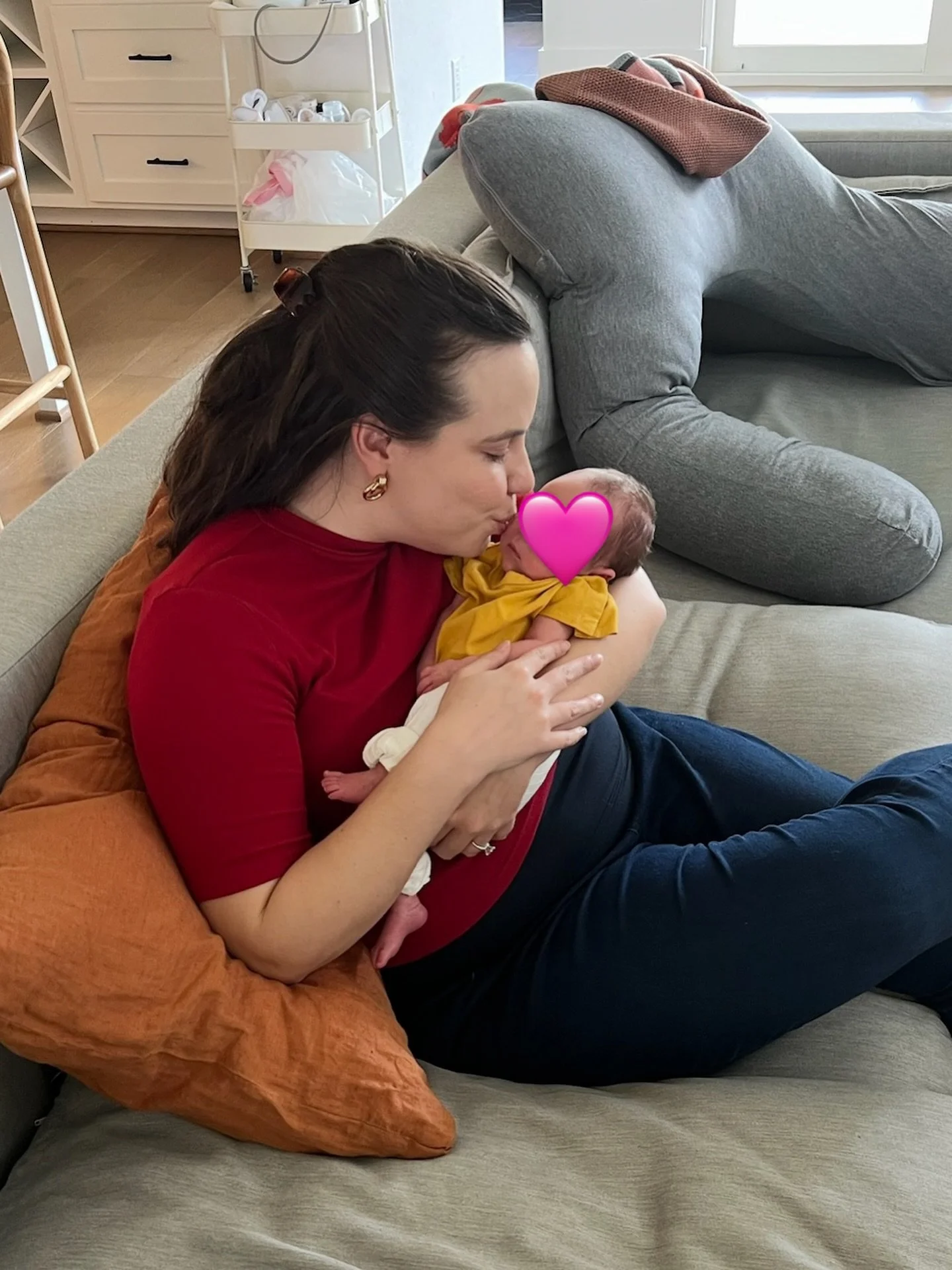 On July 11th, we welcomed our sweet baby girl into the world! 🥰 After what was supposed to be an overly cautious hospital visit to get some lab work done, I found out that I had severe pre-eclampsia and needed to be induced immediately at 36 weeks. 