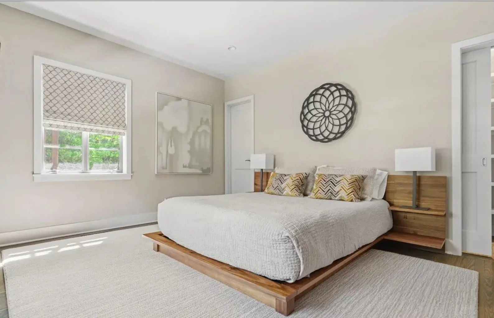 lake-house-primary-bedroom-design.jpg