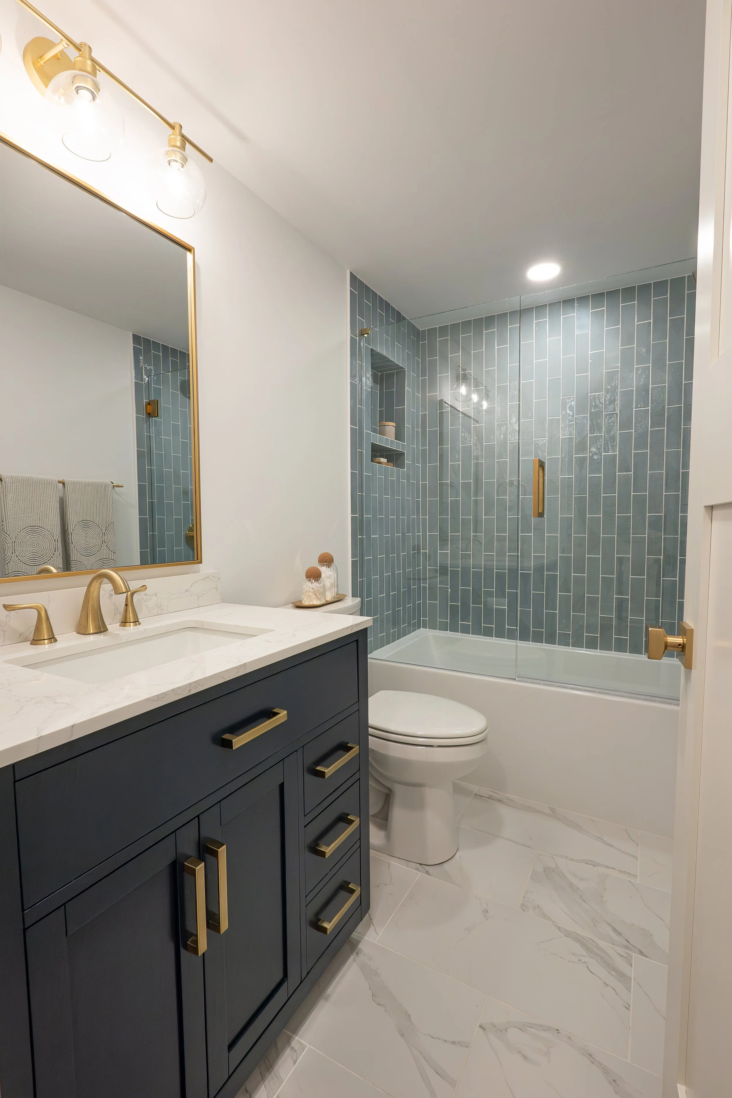 2024.11_Curate Interiors_703 Oxford St_Bath2_2_Kwebb-1 (3).jpg