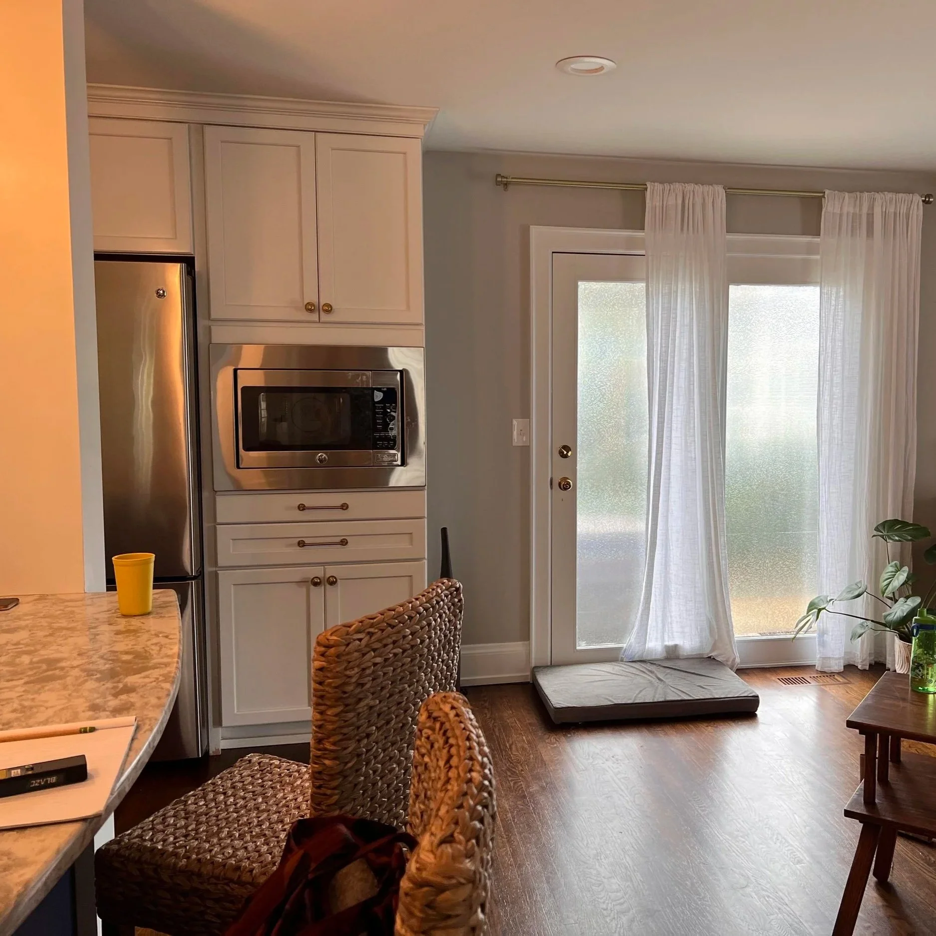 BEFORE | FAMILY ROOM/KITCHEN