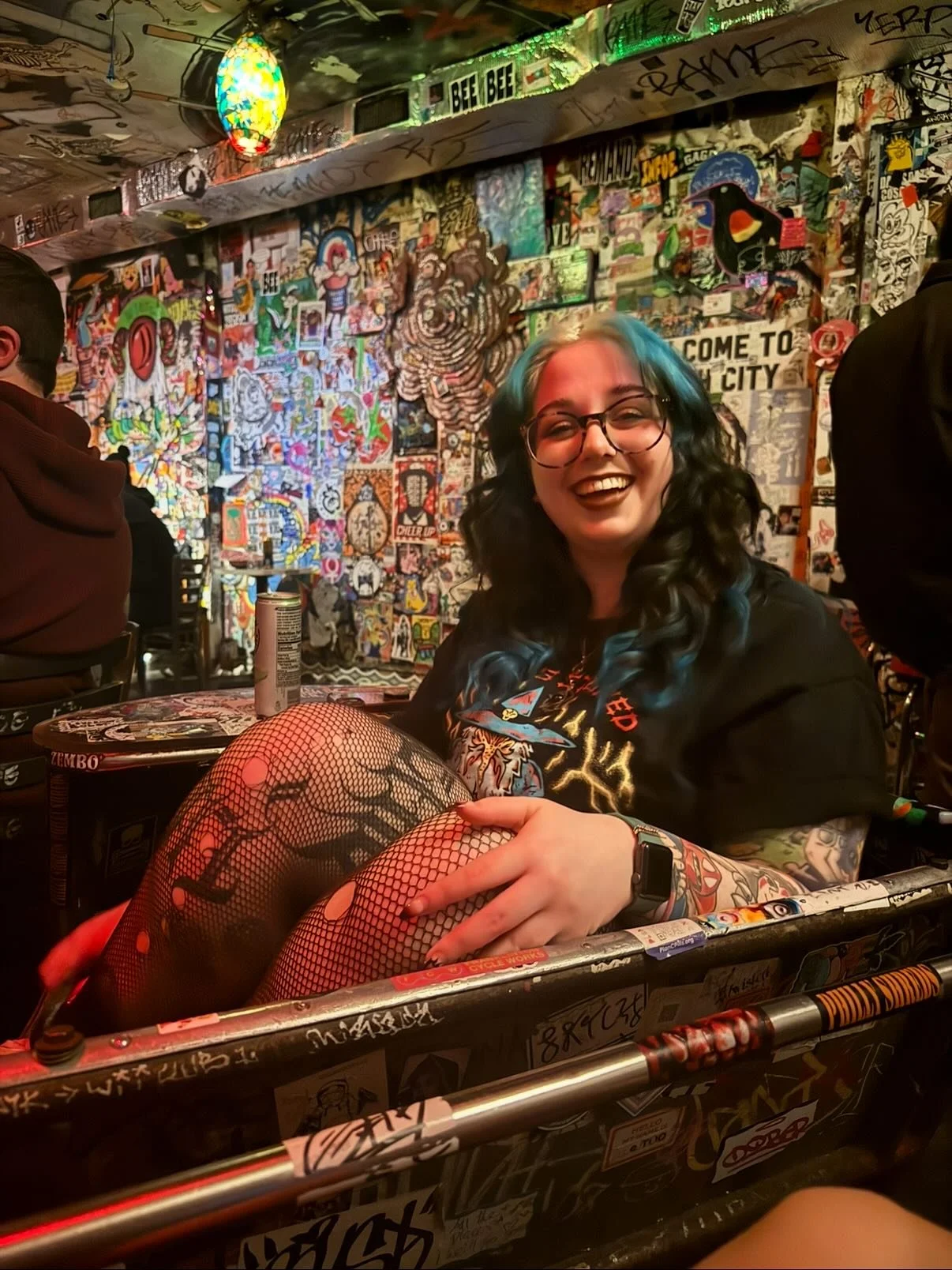 HAPPY BIRTHDAY KATIE🎉🎂🎊
Our favorite salon coordinator, stylist wrangler, orangutan noise maker, unwilling hair washer, Subaru lover, cat mother, coffee drinker, stanky legging, in-house-comedian is 25 today! Which means her frontal lobe is finall