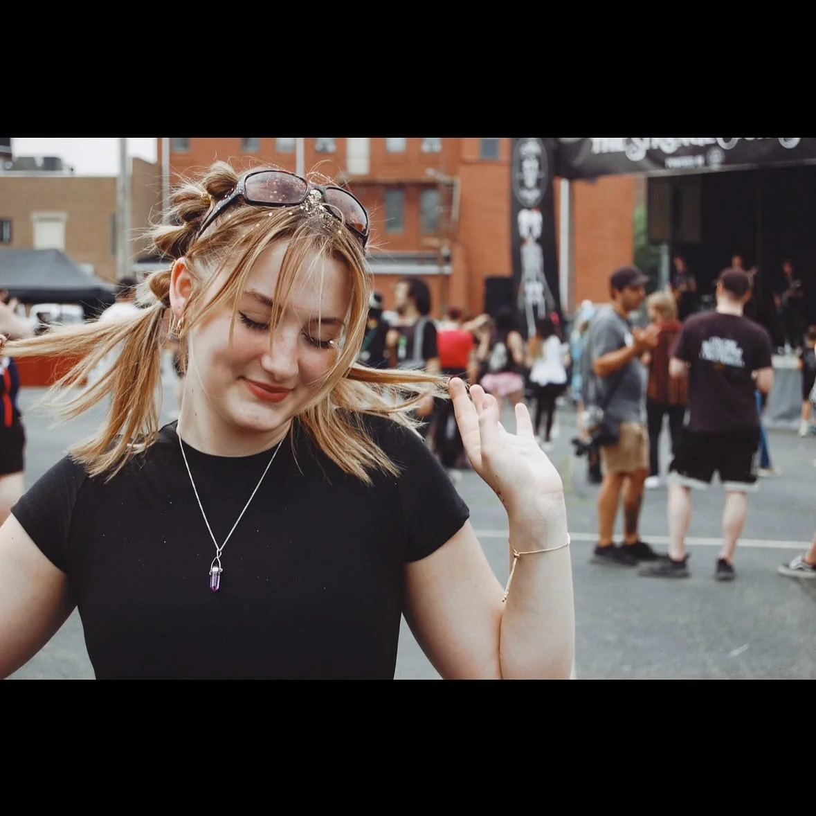 🎊HAPPY BIRTHDAY EMILY🎊

One of our resident teens (the youth) is turning 20 today!! Talk about old!!! Emily has such a big heart and the best energy, and she can make everyone around her feel special. Whether Emily is creating gorgeous looks or pos