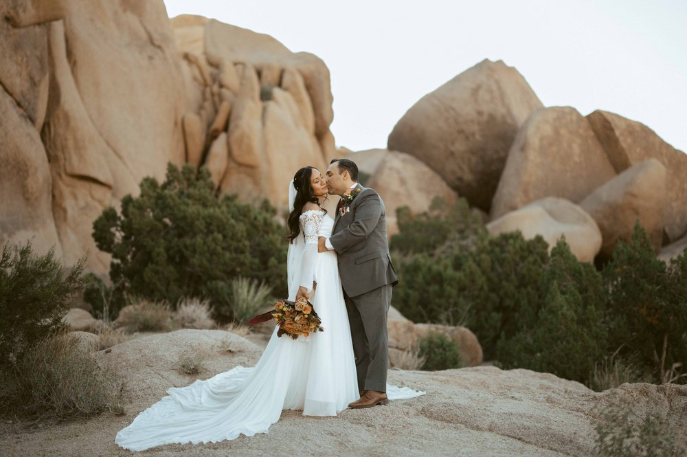 split-rock-joshua-tree-national-park-elopement-wedding-1.jpg