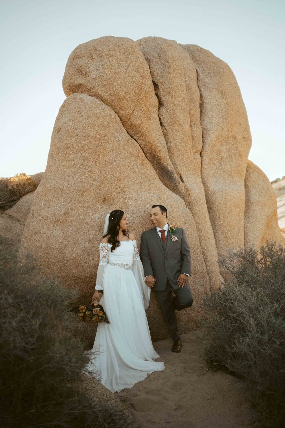 elopement-wedding-joshua-tree-national-park-split-rock-131.jpg