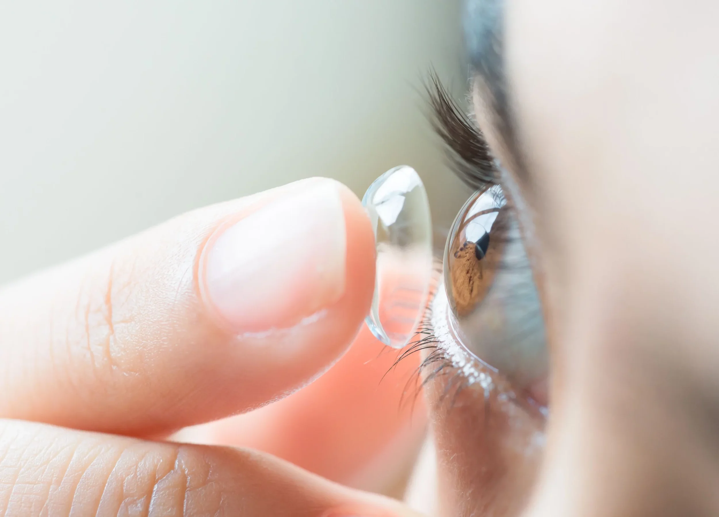 How do contact lenses work?