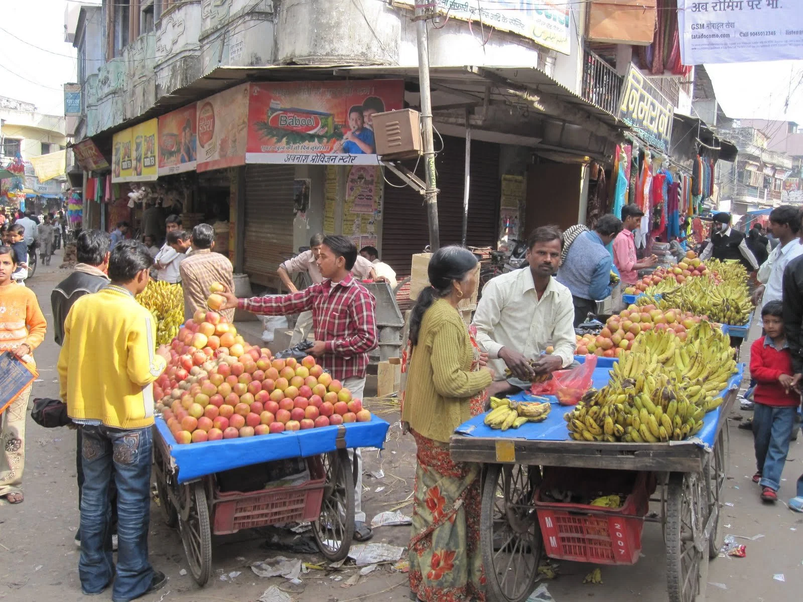 A street market featuring fruit vendors