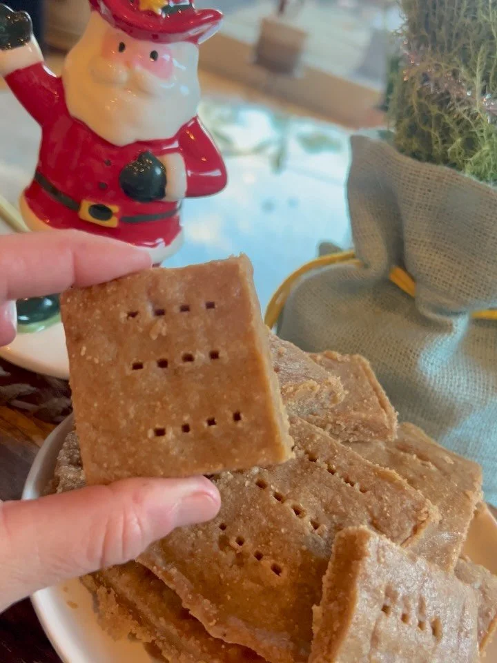Easy AMISH BUTTER COOKIES made with simple ingredients, ready in minutes and baked in 10. 

A healthier homemade Amish -inspired holiday cookie for Santa (and you). 

Comment AMISH BUTTER COOKIES for the recipe

#amishbuttercookies #holidaybaking #gr