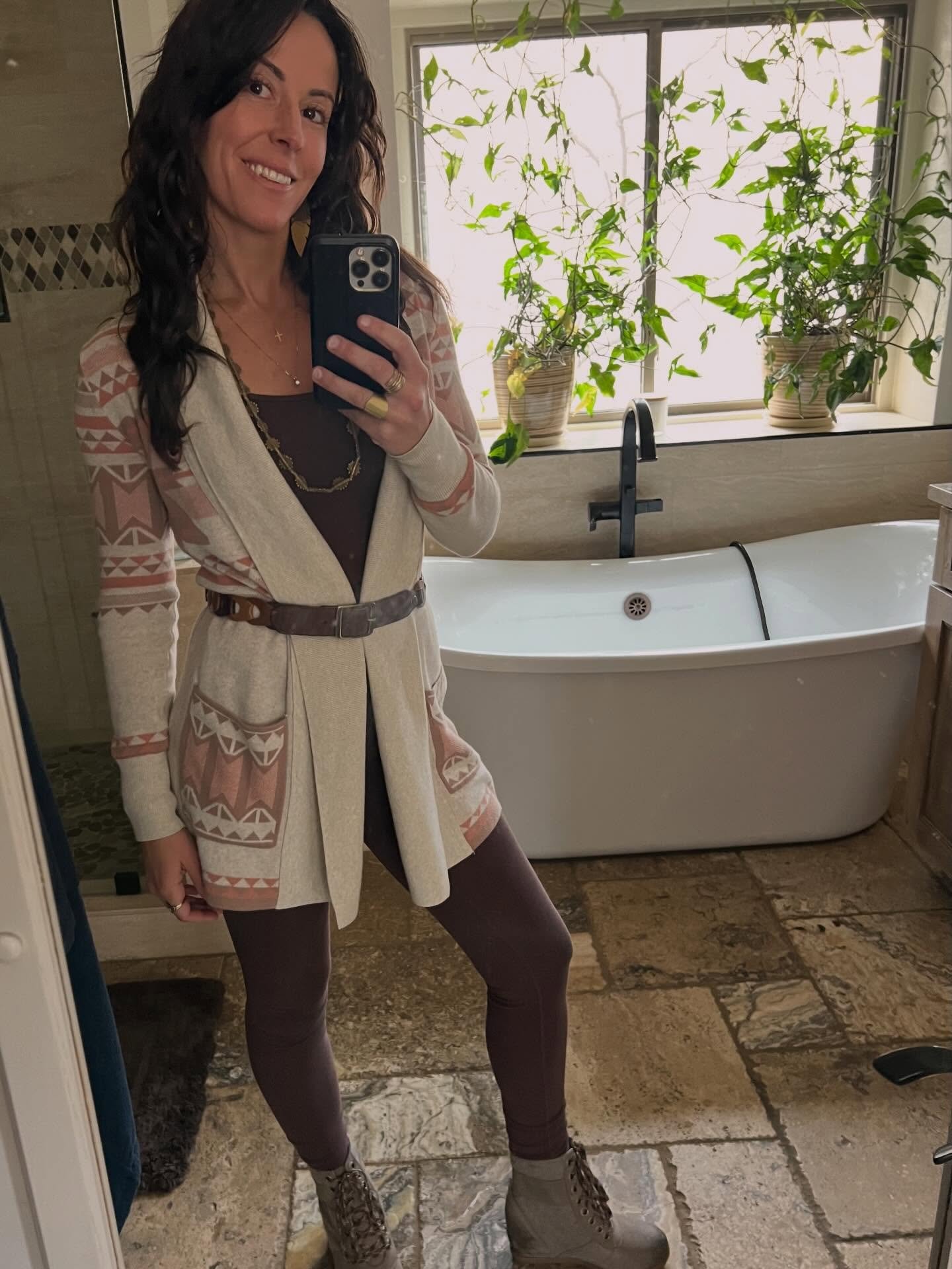 Some simple highlights in Bend&hellip;(more recs to come!)

Between styling up in cute local finds, sticking to my simple routine of healthy meats 🥩, sourcing from local farmers (yes, even while traveling), working out consistently again and explori