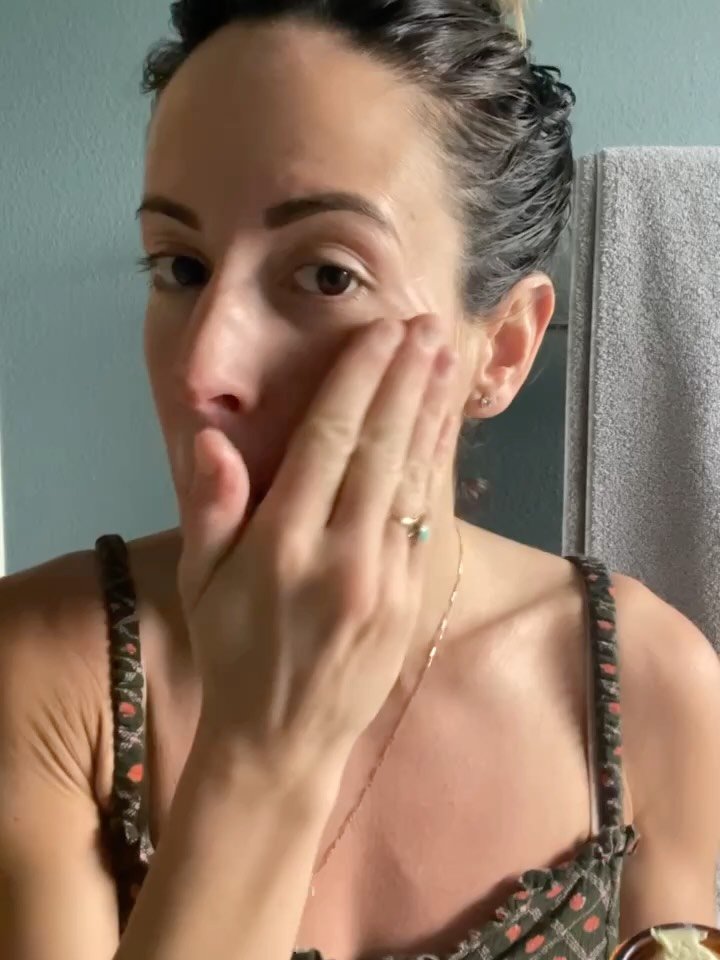 Stop feeding your skin &ldquo;lab-made&rdquo; cocktails. 🧪🚫

The toxic beauty industry has us convinced that we need a 10-step chemical routine to see results. But true radiance isn&rsquo;t found in a synthetic bottle&mdash;it&rsquo;s built from th