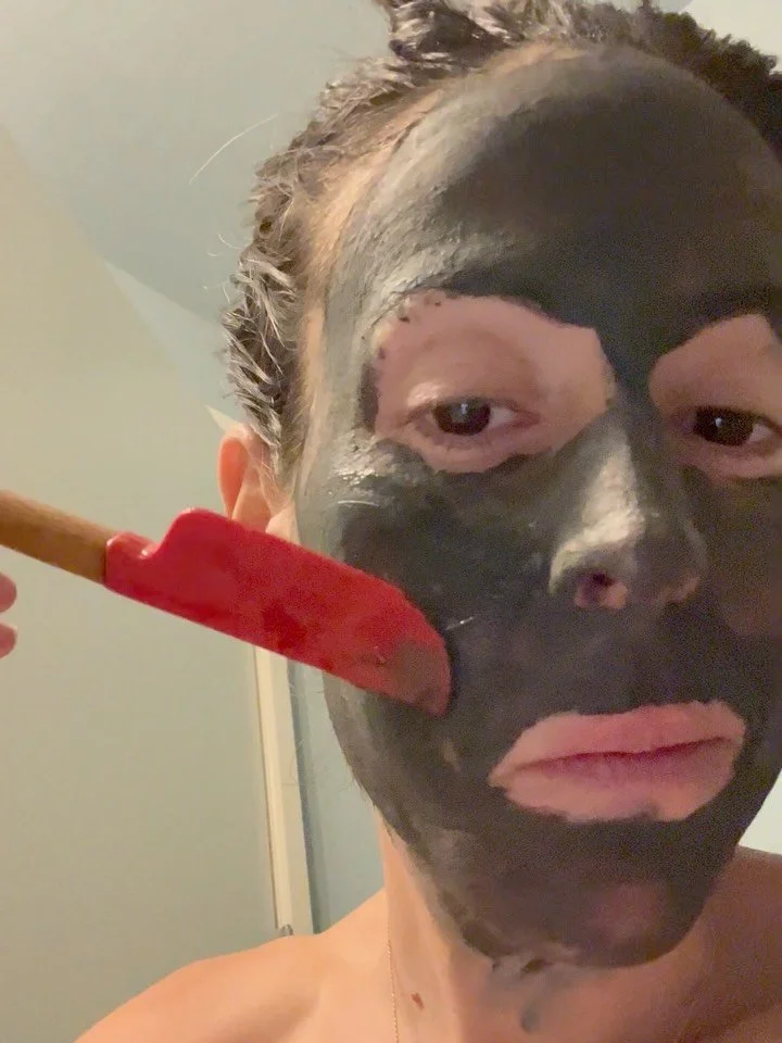 Is your skin oily or just suffocating? Is your face a dirt magnet? 

Activated Charcoal = The Molecular Sponge.

Bentonite Clay= The Pore Pull.

10 minutes to detox.

Oily skin is a magnet for toxins. 🧲
If your skin feels &ldquo;heavy&rdquo; or cons
