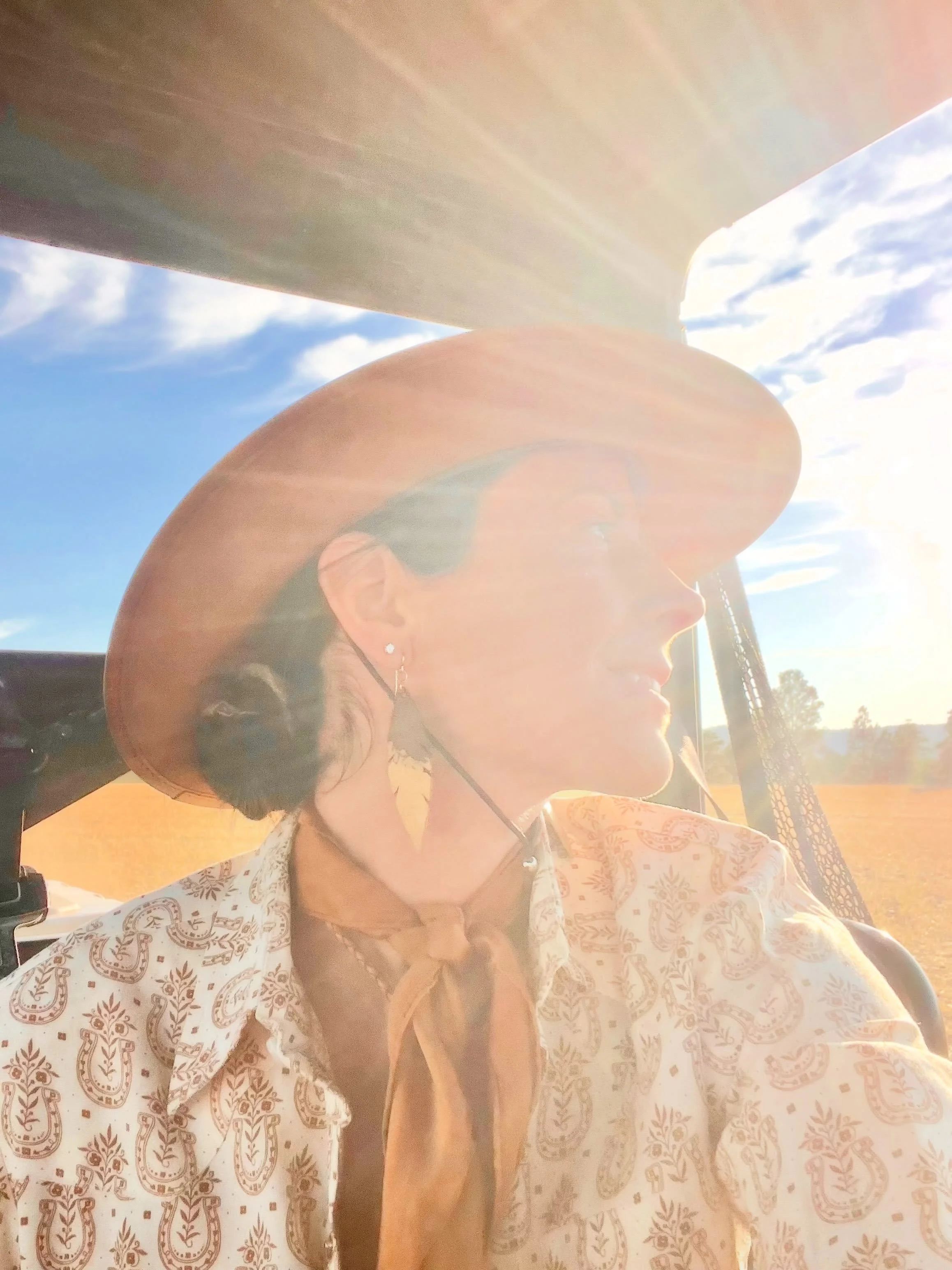 I could get used to this way of livin&rsquo; &hellip;

the hardest part about riding 😂

road trip

casually snackin&rsquo; while an engineer reconstructs the animal&hellip;

protein bar @lineageprovisions (code: BAE15)

cowboys + cowgirls! 🤠🐄 catt