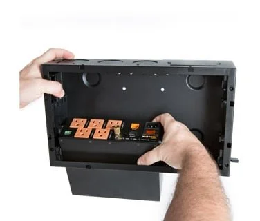 wattbox-ip-power-conditioner-versabox-with-ovrc-home-5-controlled-outl-01.png