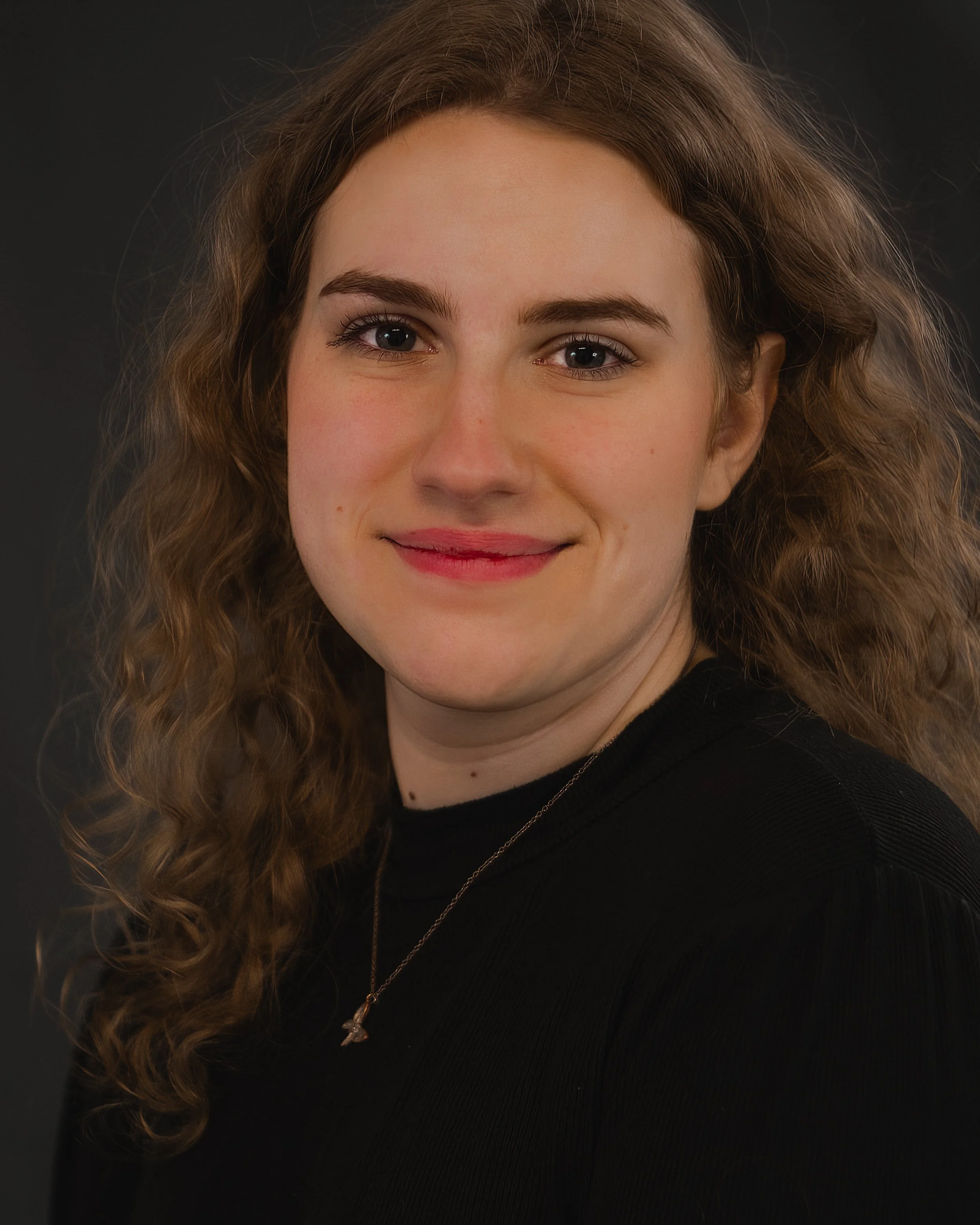 Annie Headshots-7.jpg