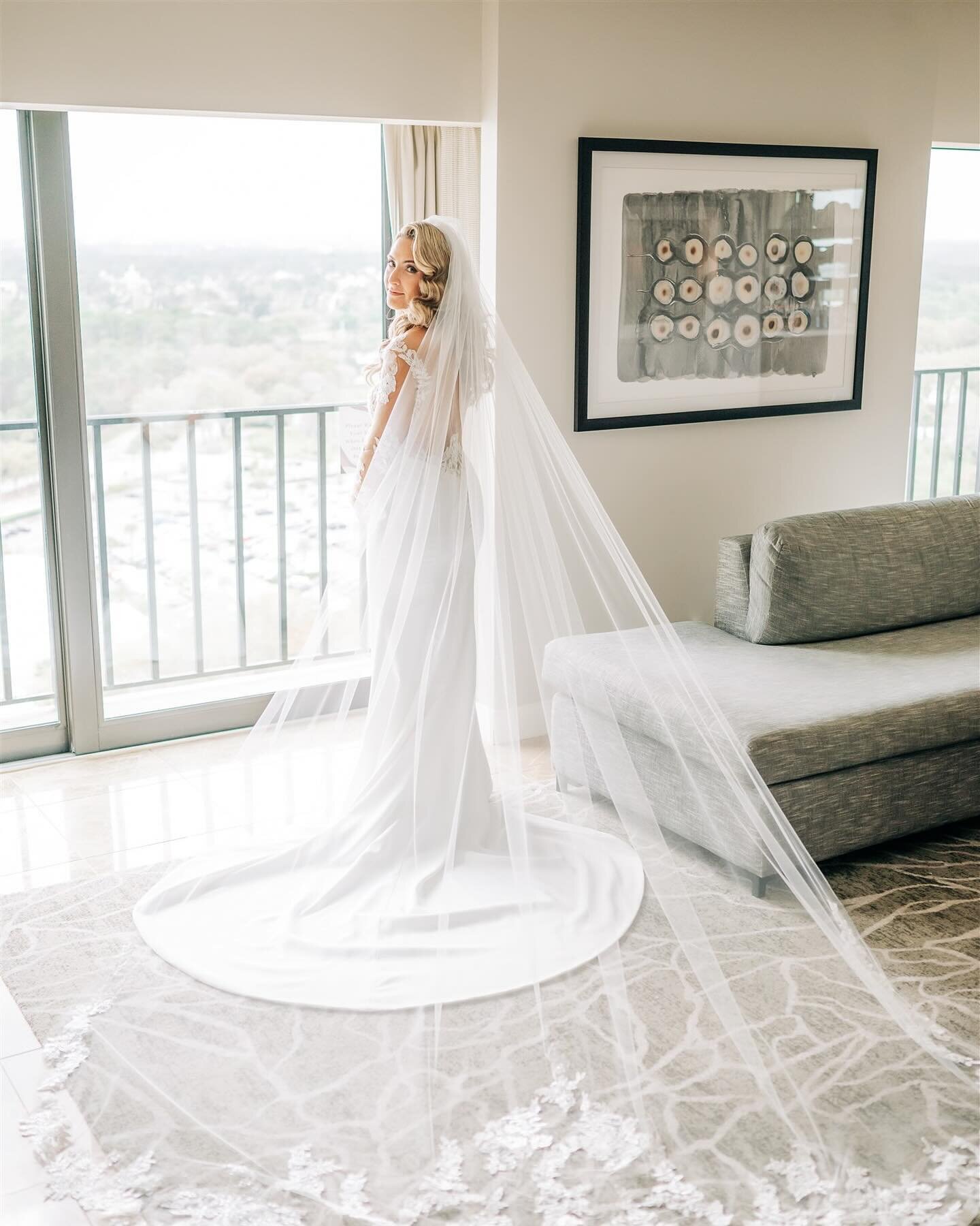 When your bride looks like a movie star 📸

@allthedetailsbydanielle
@LiveFreeStories
@thefloralwayevents
@Soundwave_dj_Lighting
@moonstone.artistry
@Thebridalfinery
@theGalaPhotobooth
@achairaffair
@madeandtrue
@letzdanceonit
@CalMorrismusic