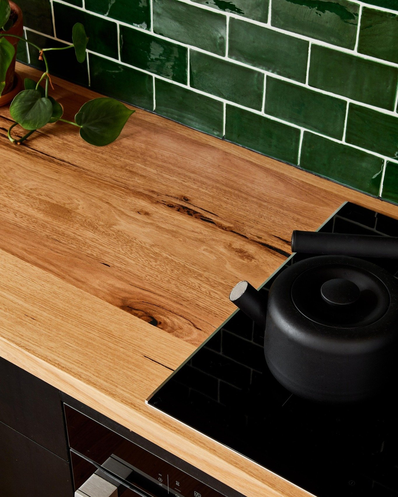 We sure do love the colour palette the client chose for their home of black, green and timber! These timber bench tops were created from Victorian Messmate timber and the kitchen cabinetry from Pure Glue Ply. Epic #kitchendesign #kitchenremodel #kitc