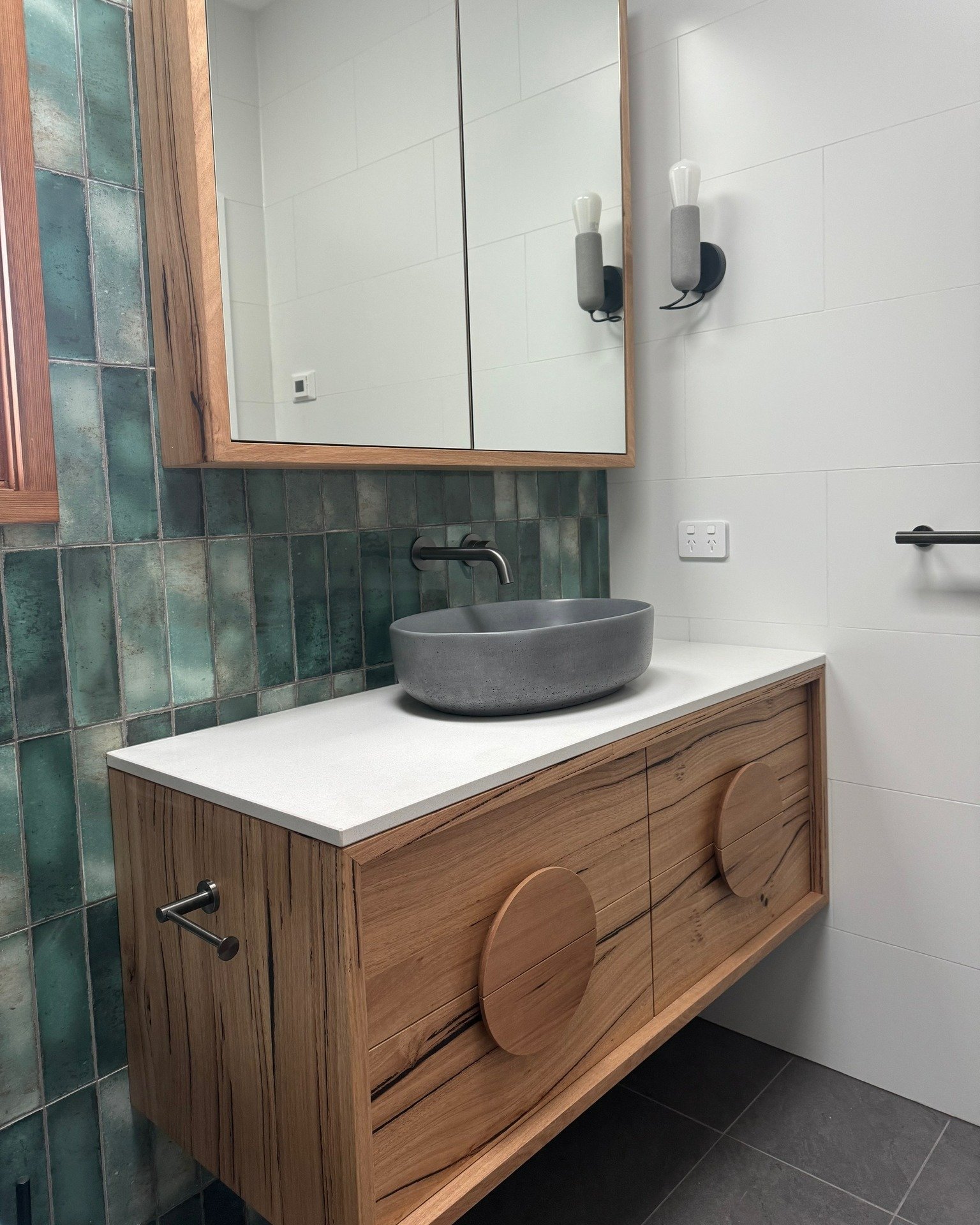 Thanks to our lovely clients for sending us a images of their beautiful finished bathroom renovation featuring our Burleigh vanity and Iluka shaving cabinet! Loving the pop of colour of the feature tiles! 

#ilukashavingcabinet #burleighvantiy #bathr