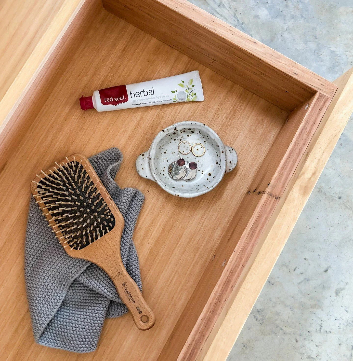 Did you know our vanities can be made with timber on the inside too?⁠
⁠
While most bathroom cabinetry uses standard white melamine internally, we offer solid timber internals as an upgrade for those who love wood, even in the parts you don&rsquo;t al