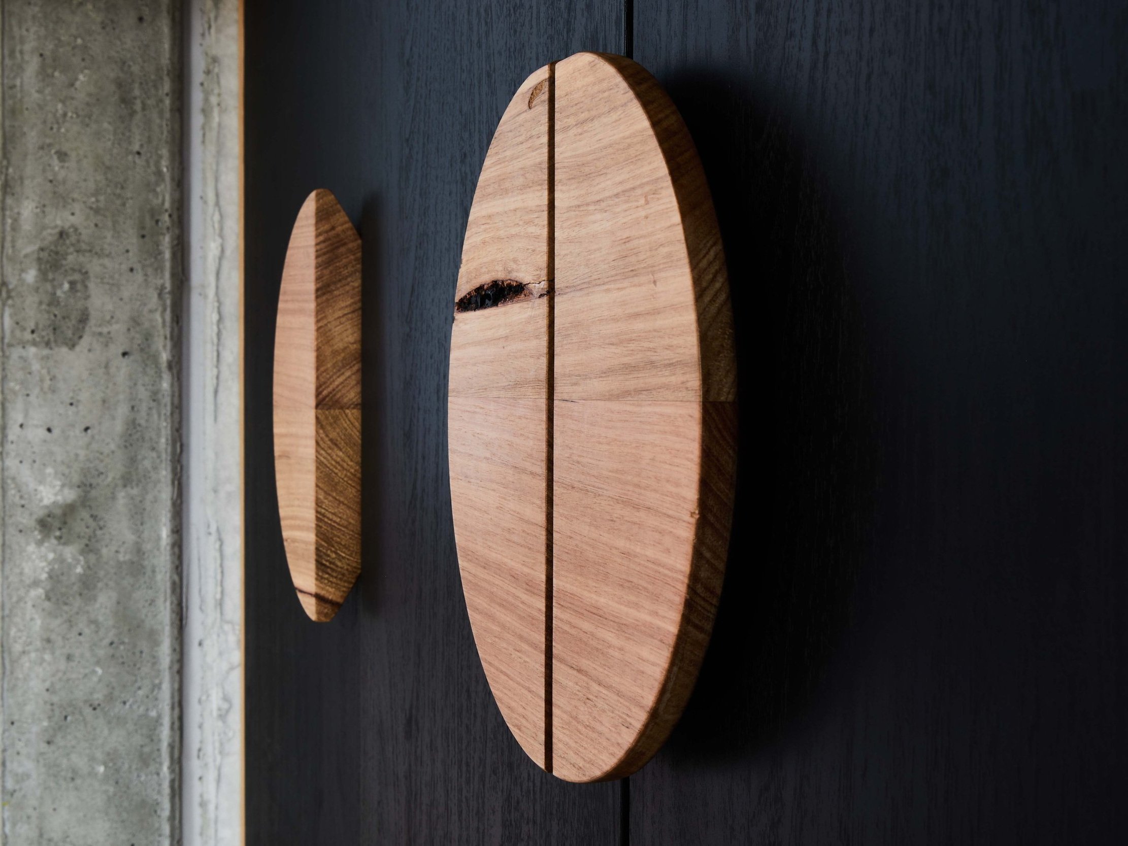 Side profile timber half circle handle