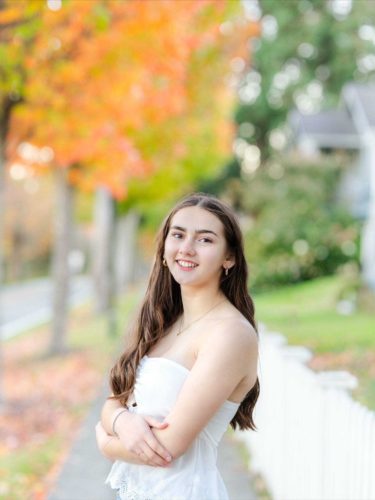 Round 2 of Hanna&rsquo;s magical fall senior session!! 🤩🍁🍂 Port Gamble&rsquo;s colors never disappoint! Her session started out SO windy, but Hanna&rsquo;s a trooper and stuck through it and we were blessed with only a light breeze for the second 