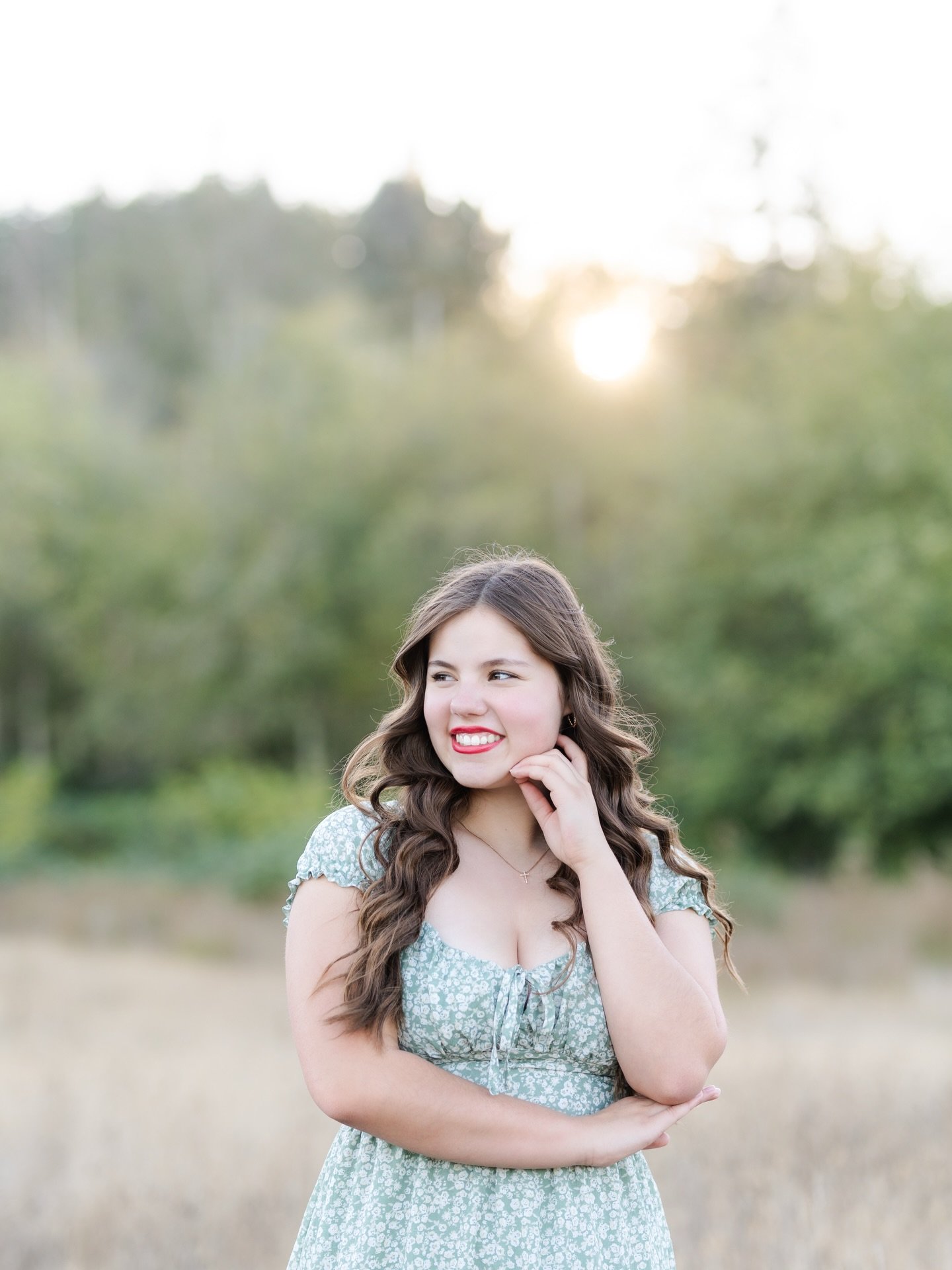 Happy Senior Sunday! Here are a few favorites from Lora&rsquo;s beautiful senior session back in October. So excited to share these with you guys!! ❤️

#kitsapphotographer #kitsapseniorphotographer #washingtonseniorphotographer #tacomaseniorphotograp