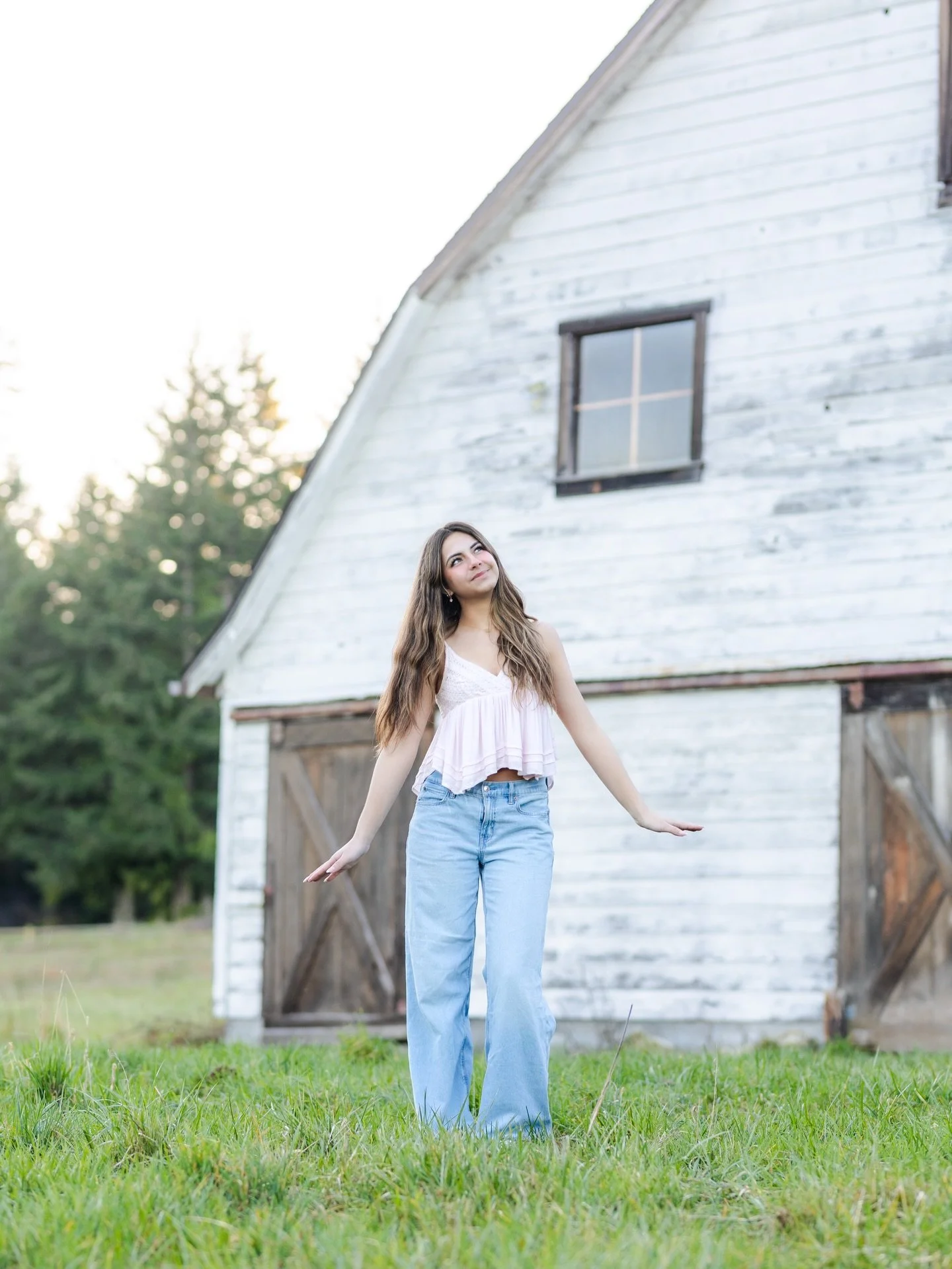 #seniorsunday with Maddie! So many favorites from this beautiful session 🤭

#kitsapseniorphotographer #seniorphotos #seniorpictures #kitsapphotographer