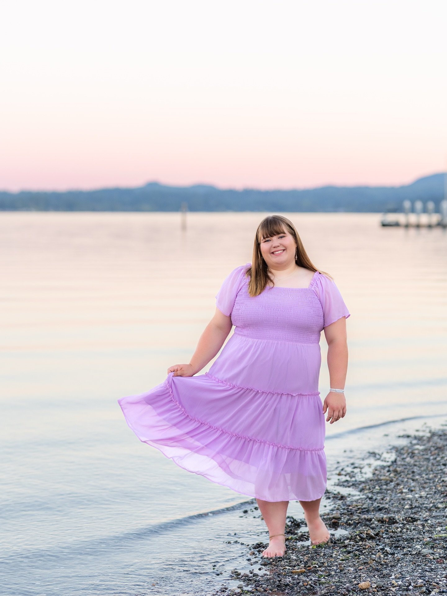 Reminiscing on Scarlett&rsquo;s senior session for this #seniorsunday. Super excited for our spring session!! Til then, enjoy these 😄

#silverdaleseniorphotographer #bremertonseniorphotographer #kitsapseniorphotographer #kitsapphotographer 

Senior 