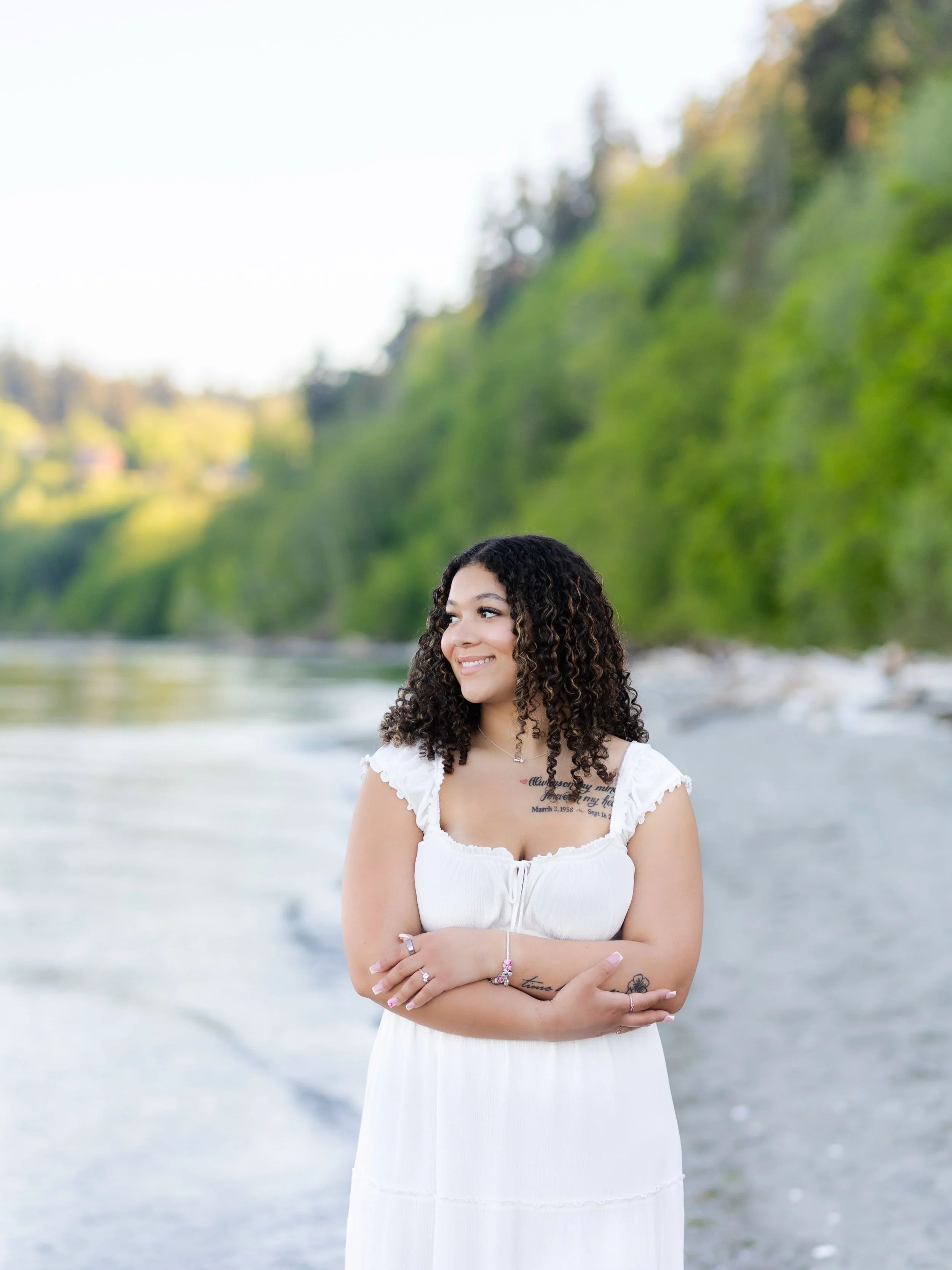 The perfect evening with @amyaanicholee  for her beach grad pics! Stay tuned for party twoooo 👀

Class of 2027, this is your sign to book your senior photos! 📸💛

It&rsquo;s officially your turn, so let&rsquo;s get you the senior pics of your dream
