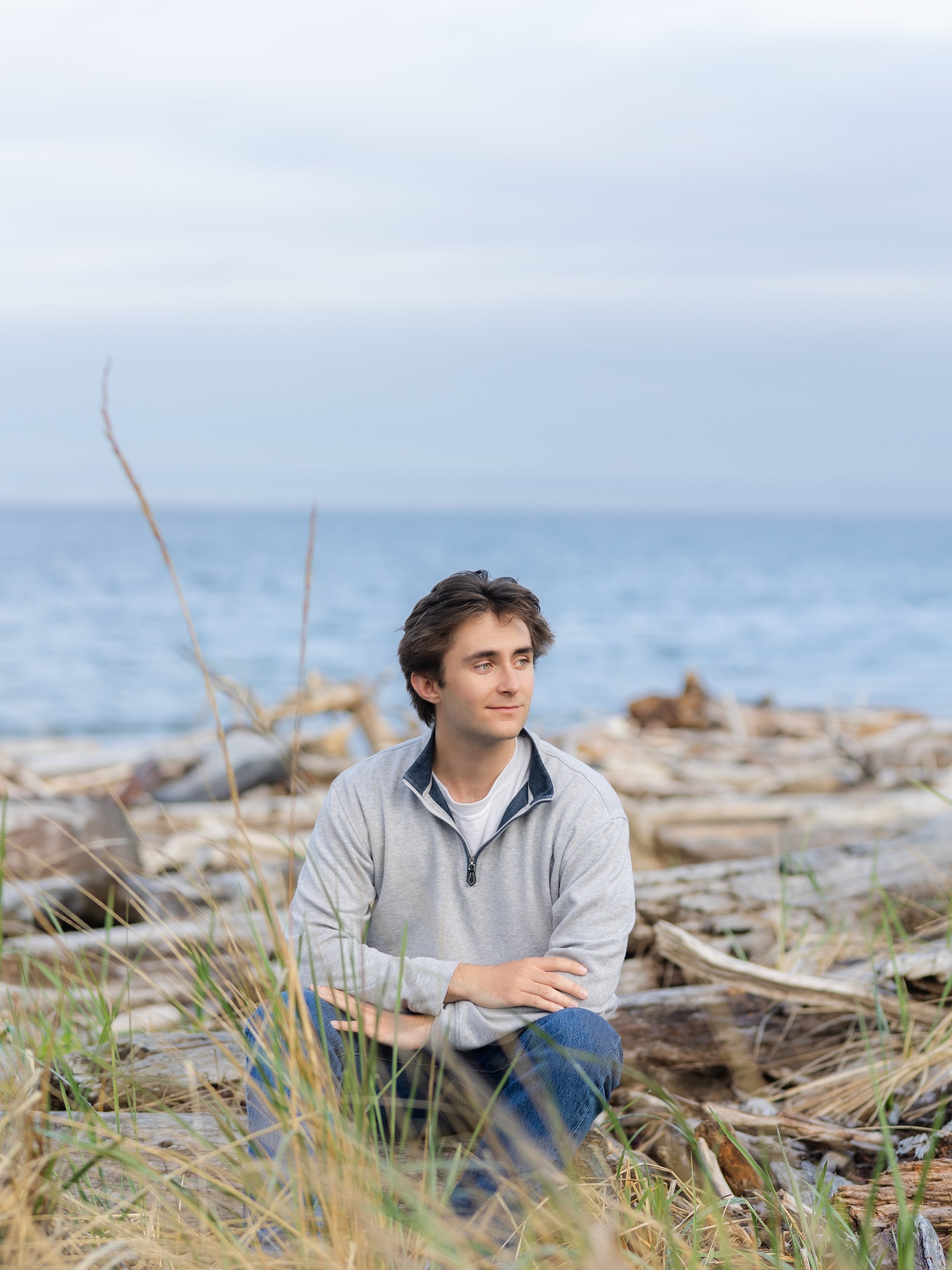 Part 2 from Owen&rsquo;s senior photos! His session started with sprinkles but by the end, the sun peeked through enough to give us gorgeous blue waters 🤩

#kitsapseniorphotographer #kitsapphotographer #washingtonseniorphotographer