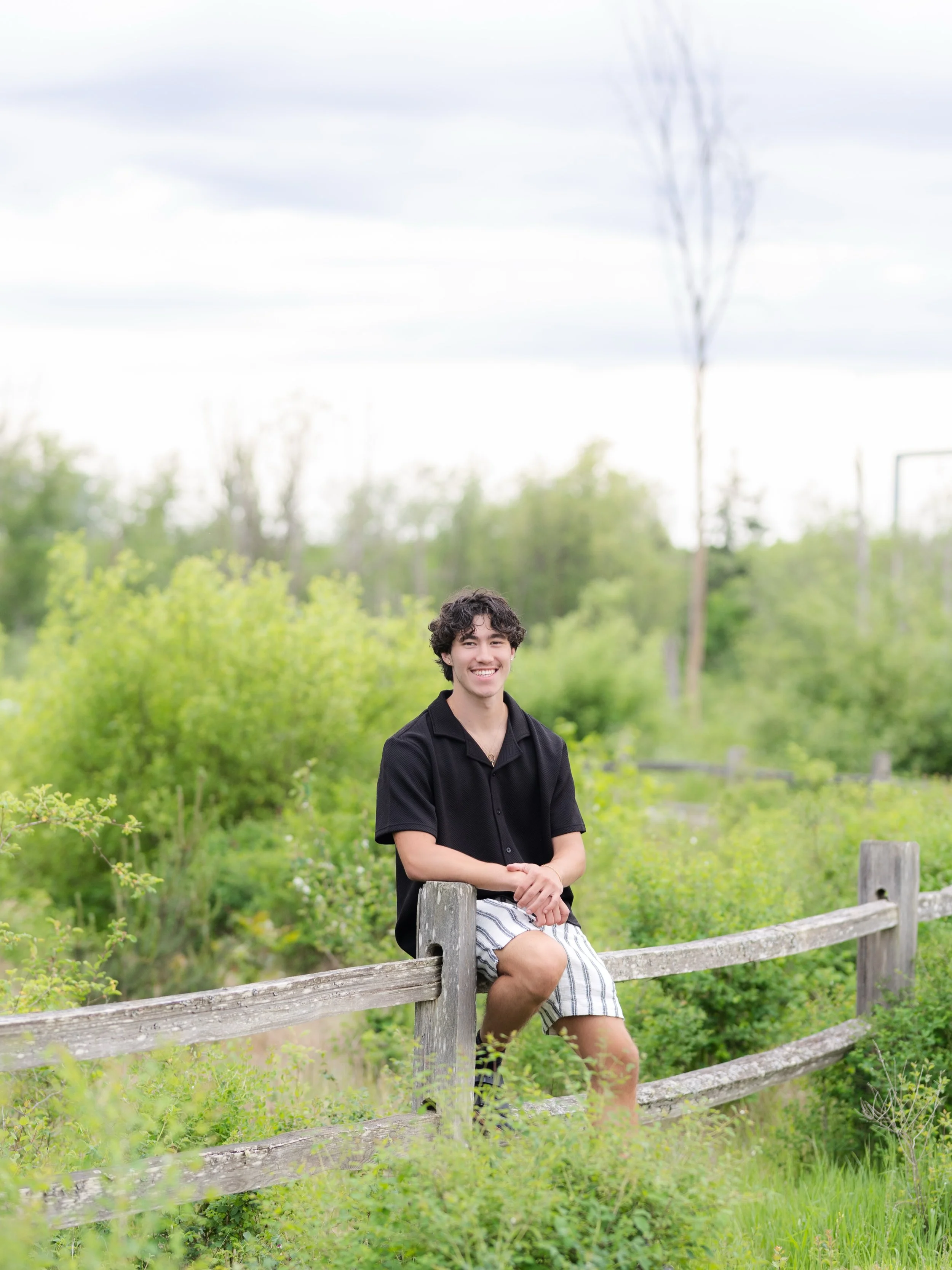 Incorporating your hobbies into your senior photos >>> Swipe to slide 3 to see what Carlo brought for his senior session this spring! 

#seniorphotographer #kitsapphotographer #kitsapseniorphotographer #washingtonseniorphotographer #seniorpi