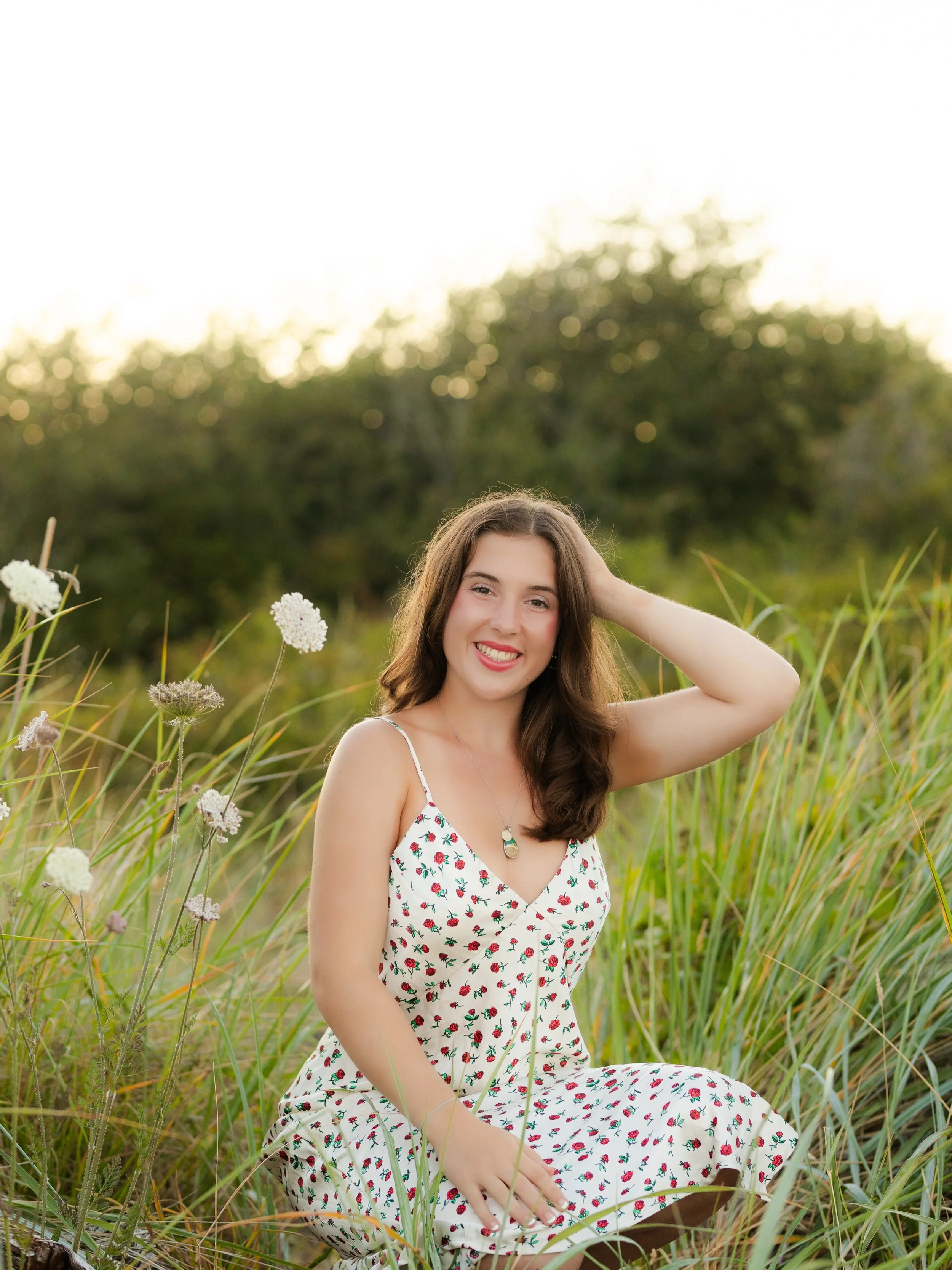 It&rsquo;s August aka the start of Senior Sundays for Class of 2027!! Here&rsquo;s a few favs from Kathryn&rsquo;s gorgeous golden hour session in the cutest dress! 🌹🌾

#seniorsunday #classof2027 #kitsapseniorphotographer  #washingtonseniorphotogra