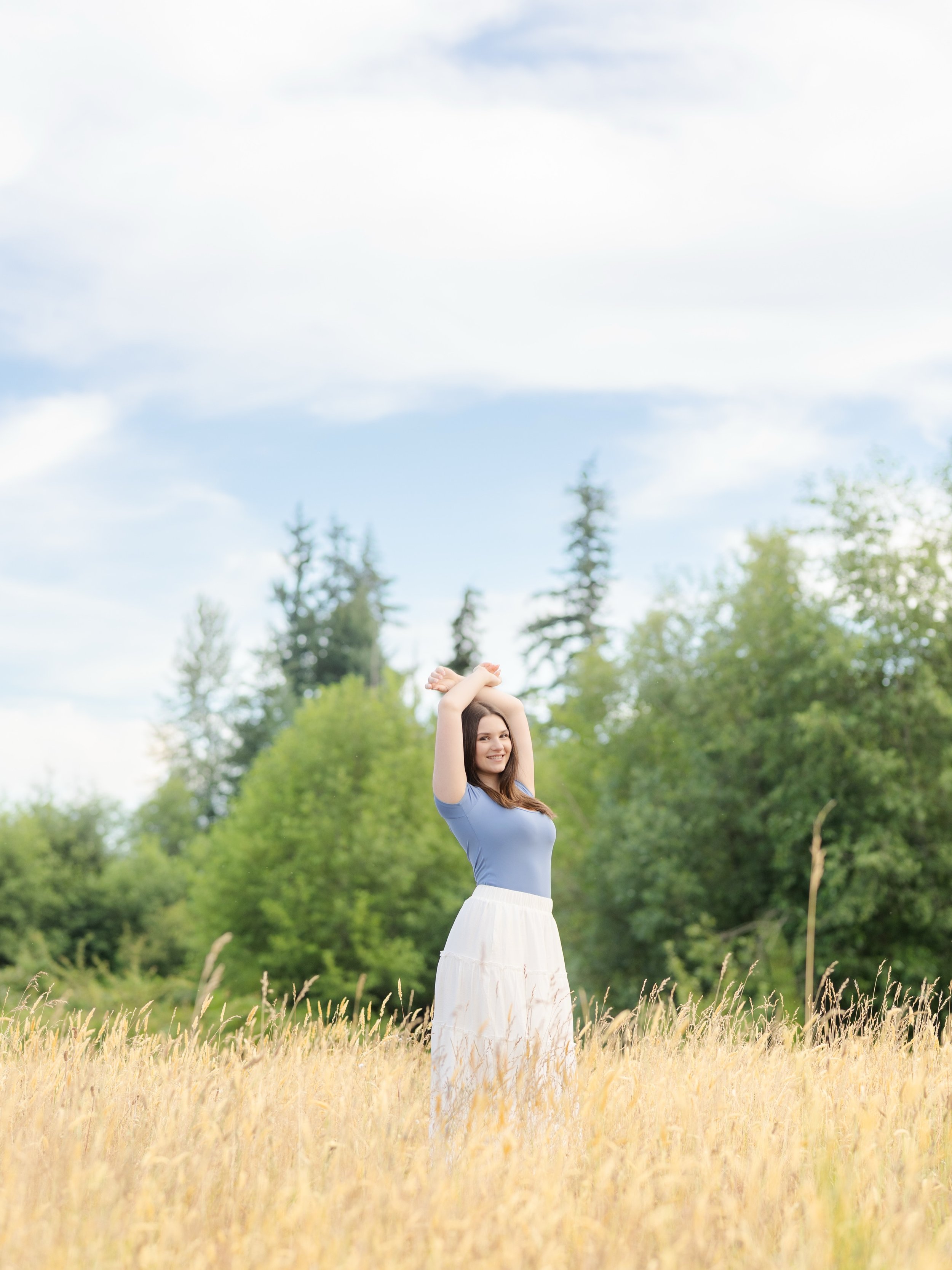 More from Alina&rsquo;s gorgeous senior session 💙🤍 

#classof2027 #kitsapphotographer #kitsapseniorphotographer #washingtonseniorphotographer #silverdale