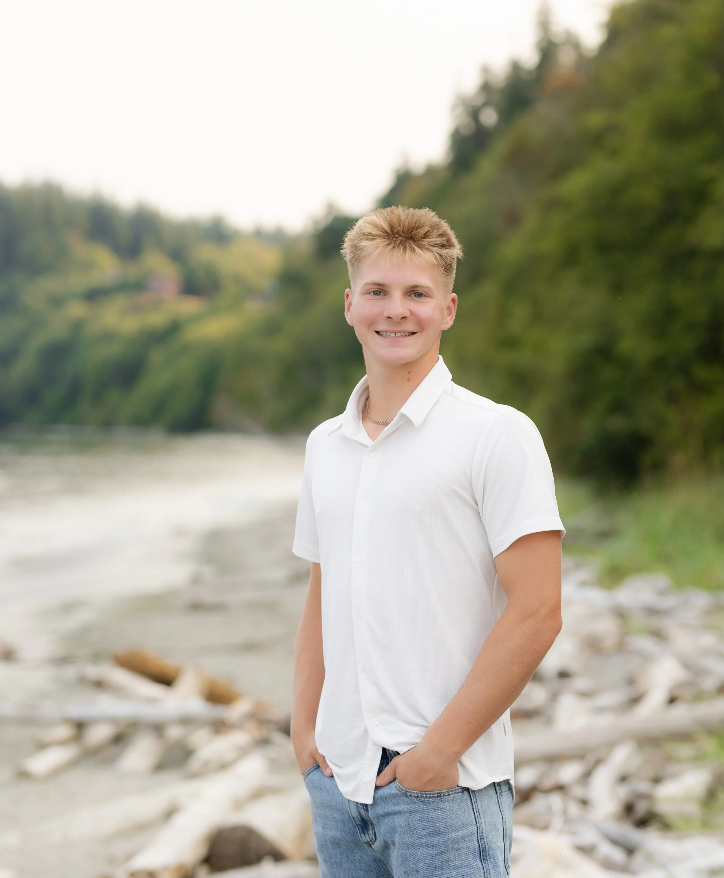 Leo&rsquo;s senior pics at the beach!! 

#seniorphotos #kitsapseniorphotographer #kitsapphotographer #washingtonseniorphotographer #classof2027