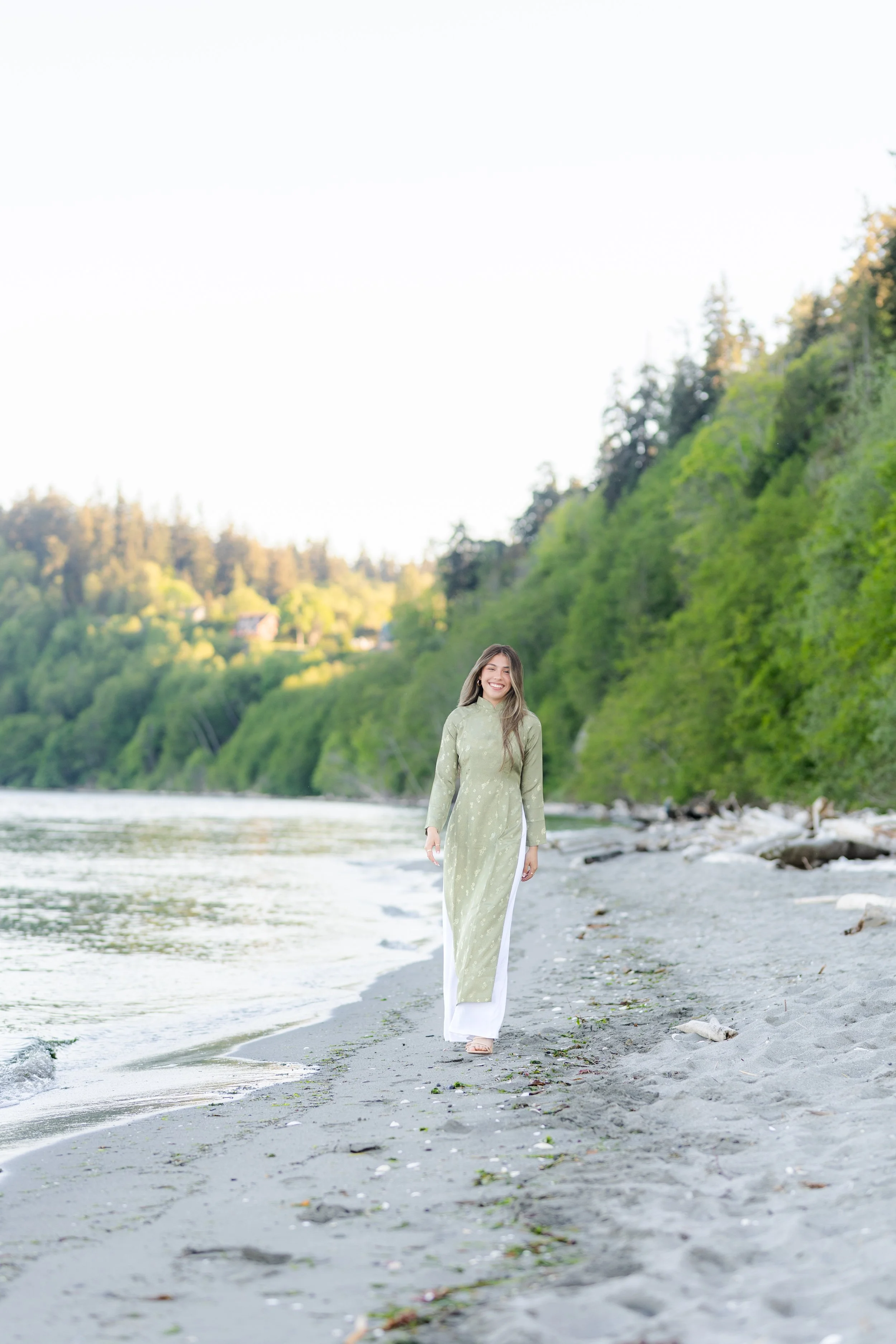 Traditional Vietnamese dress senior picture taken in Kitsap County, Washington