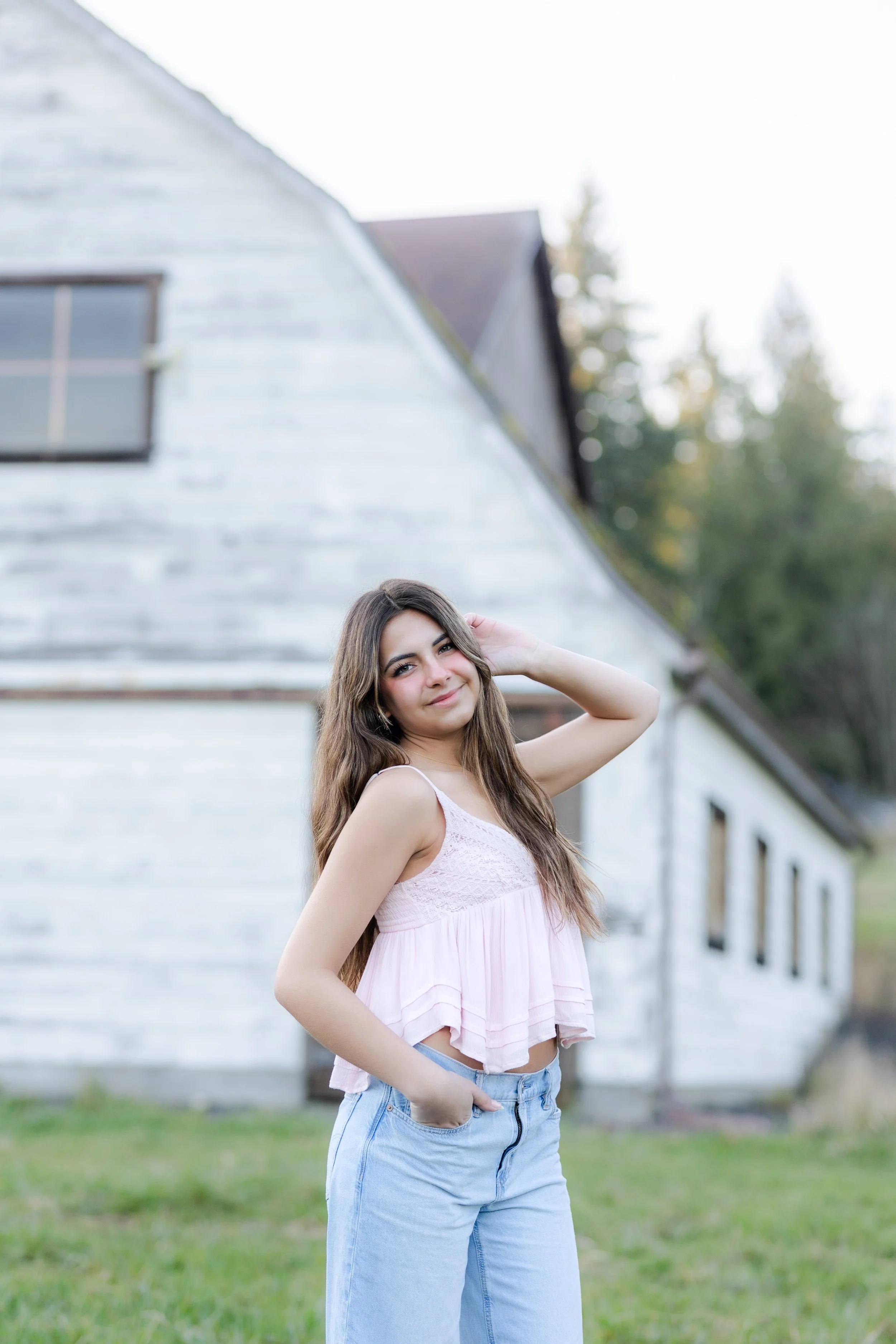 Senior picture with a barn in Kitsap County, Washington