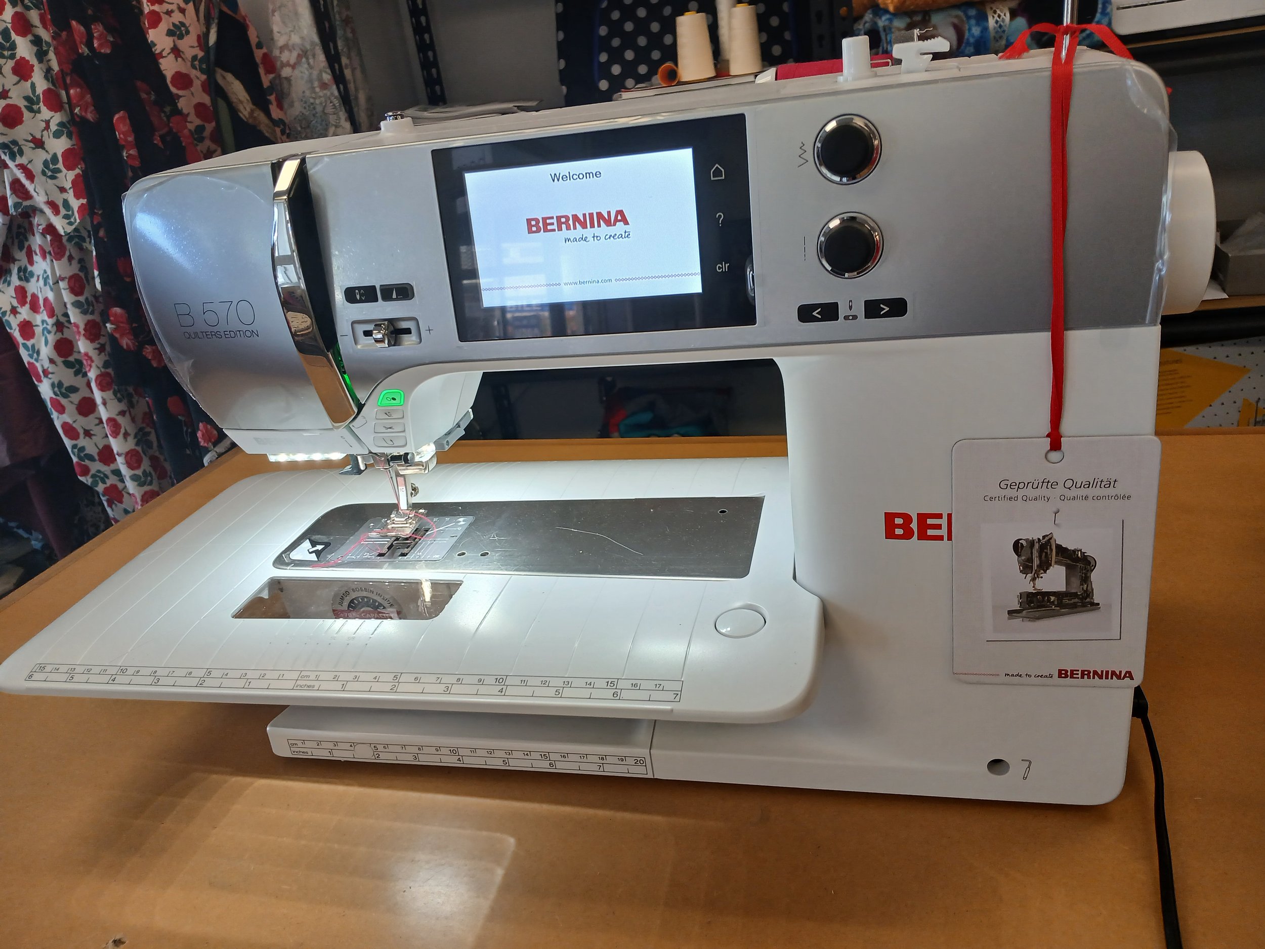 DEMO Bernina B570 Quilting Machine