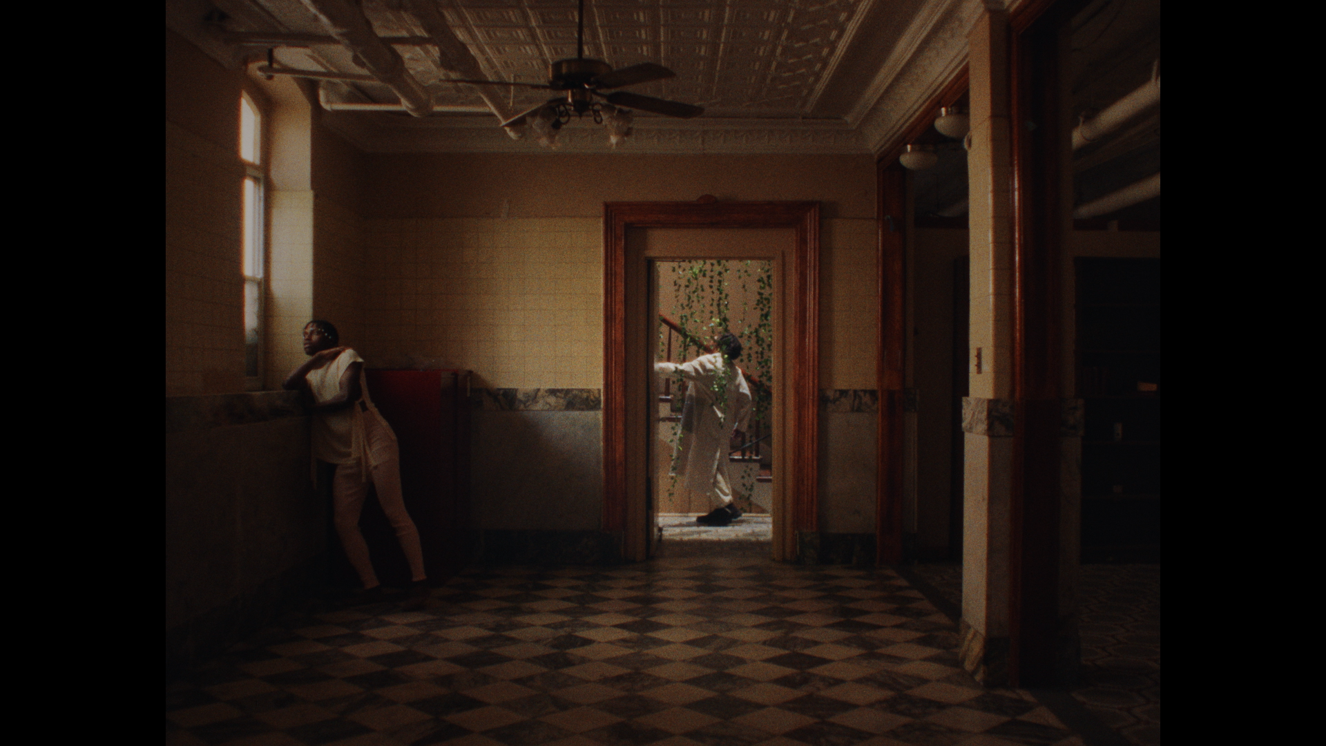 Grade_ref_Dirty_Dancer_16mm.00_00_47_10.Still020.png