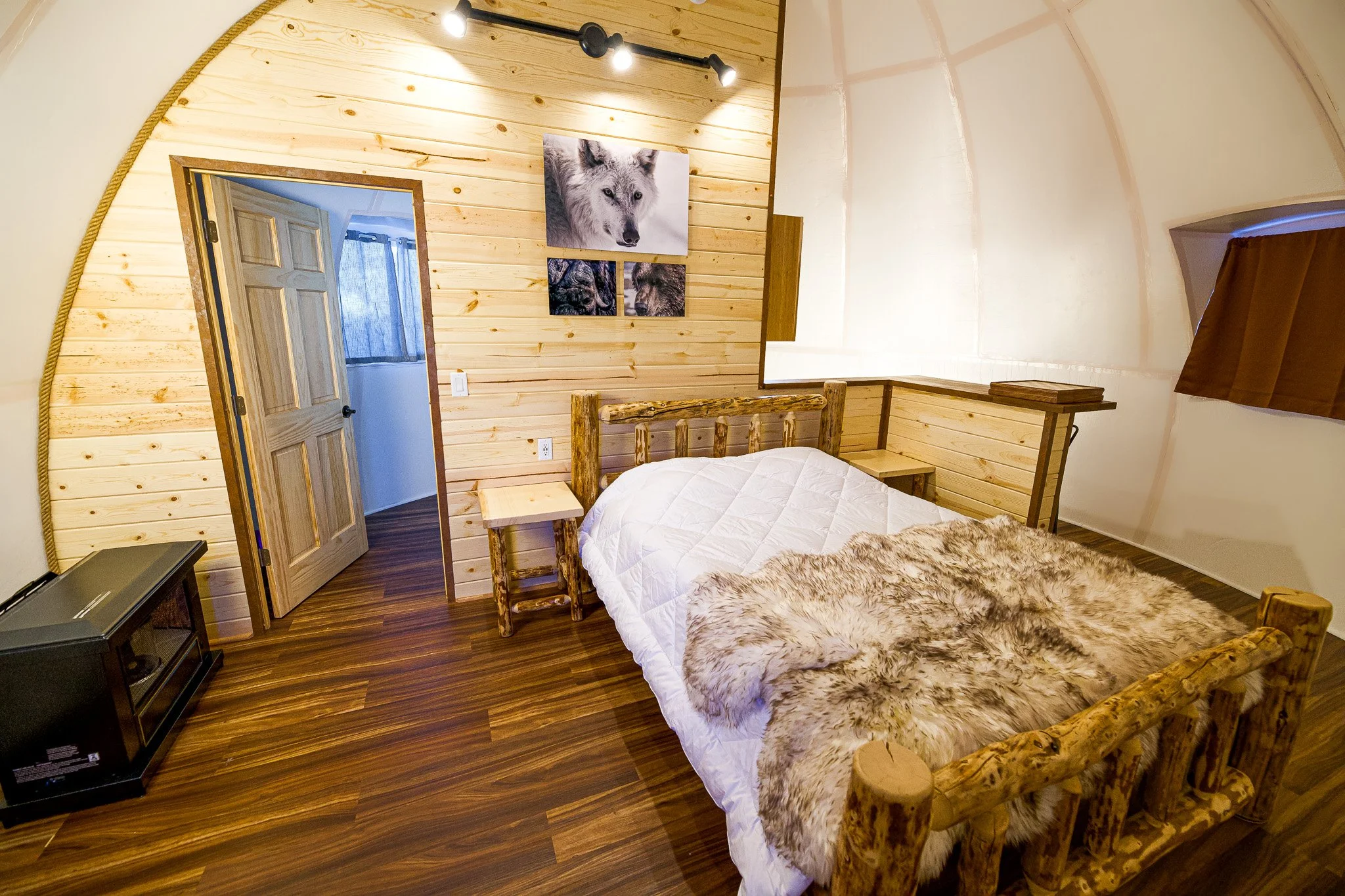 Lodging - Alaska Igloos — Pleasant Acres Reindeer Ranch