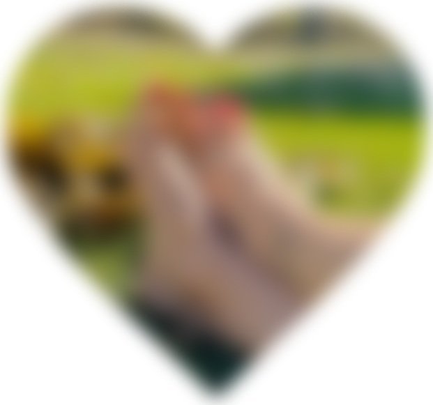 Heart%2BShaped%2B-%2BRed%2B-%2BOutside%2BCrossed%2BSide%2Bby%2BSide%2B-%2BBLURRED.jpg