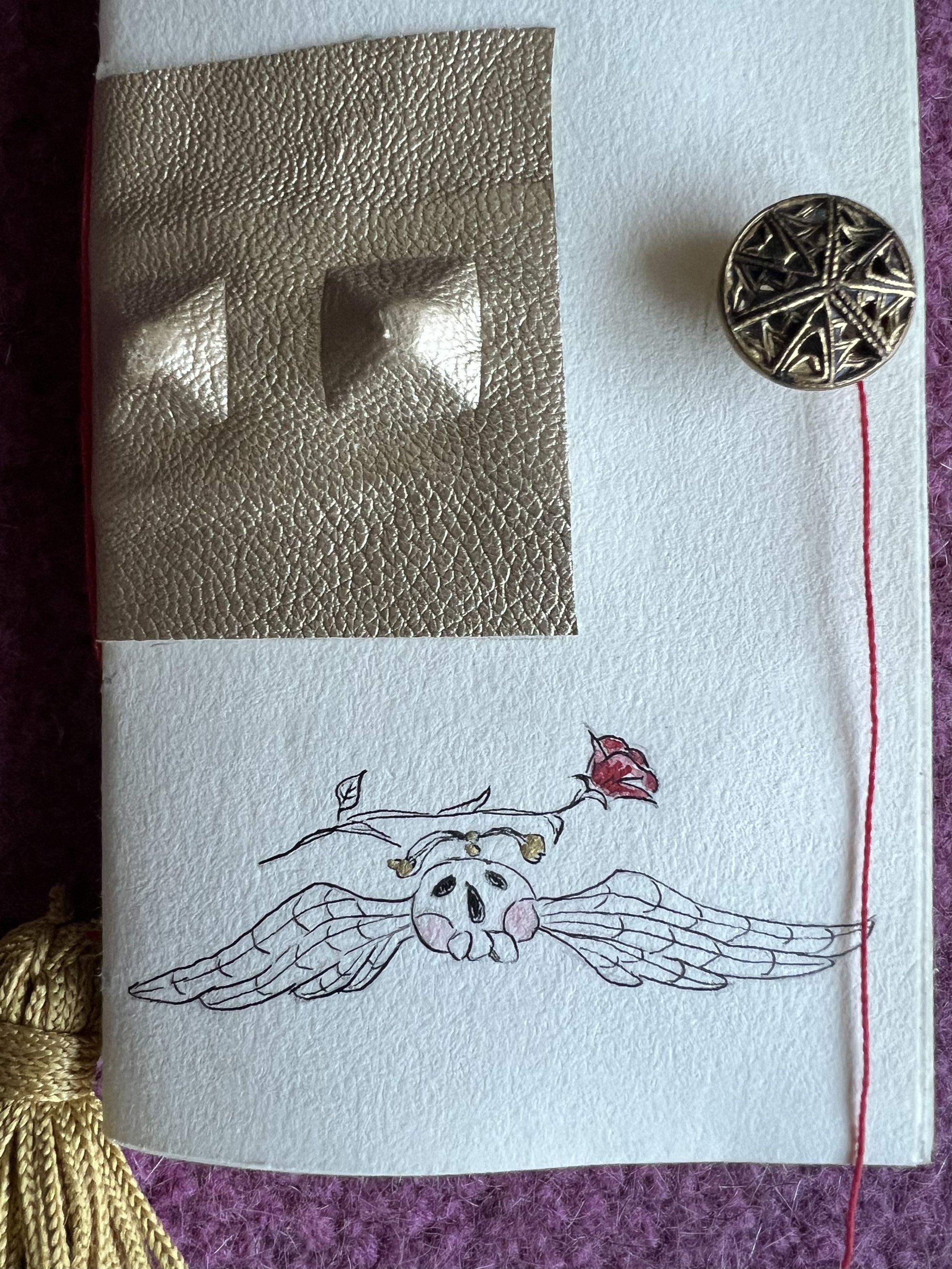 Gold:skull close up.jpeg