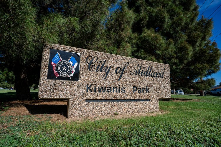 Kiwanis Park entrance sign city of Midland