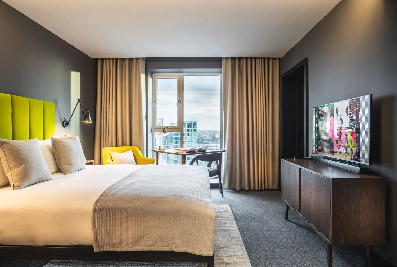 Squarespace for Hotels: Can It Really Handle Bookings?