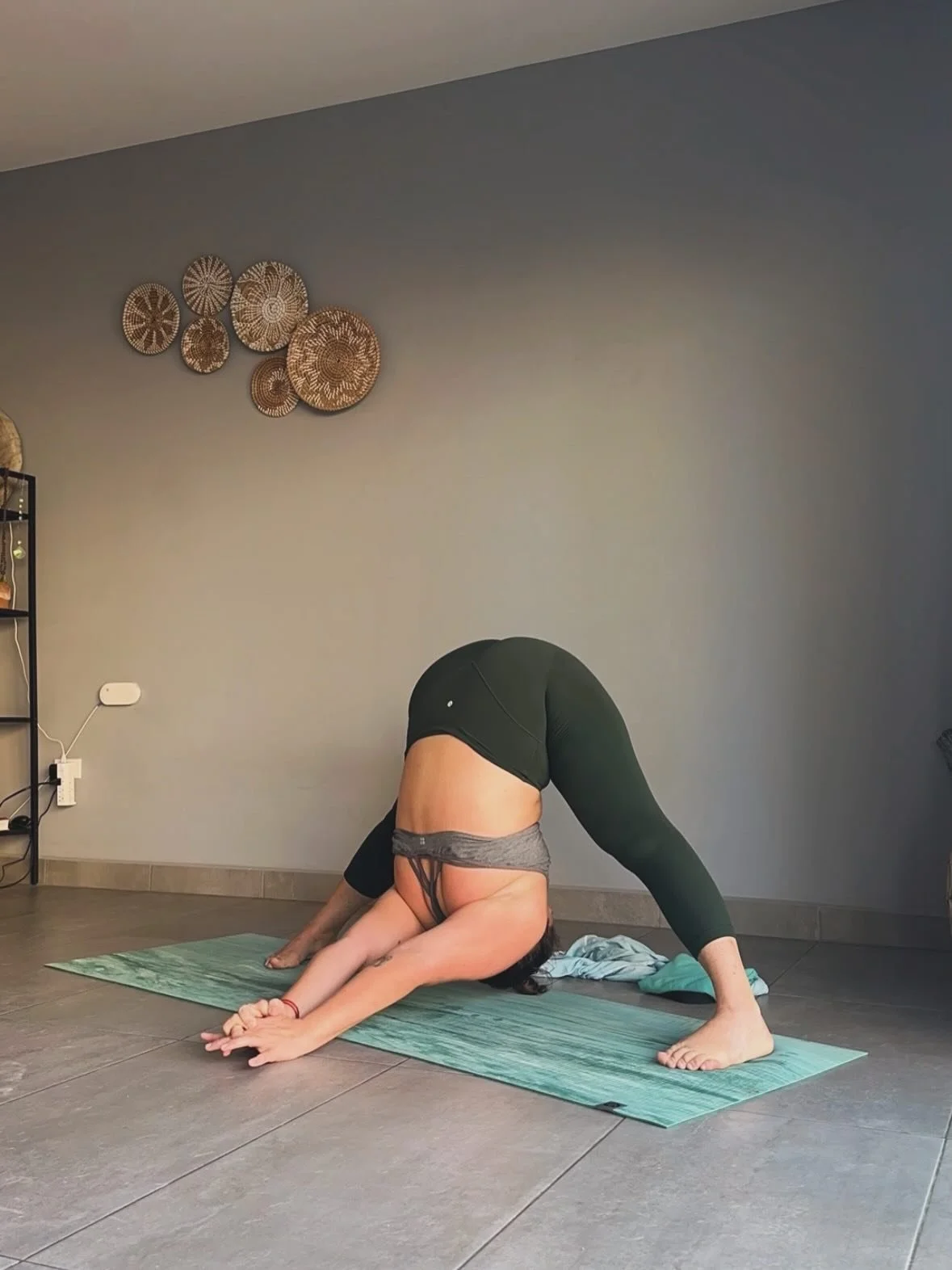 Except for a few days in Panama, the last few months have been all about practice for me. Yes asana, but much more underneath and inside and around the asana. I love my quiet early mornings, waking up before the sun to practice. I am grateful.

Peopl