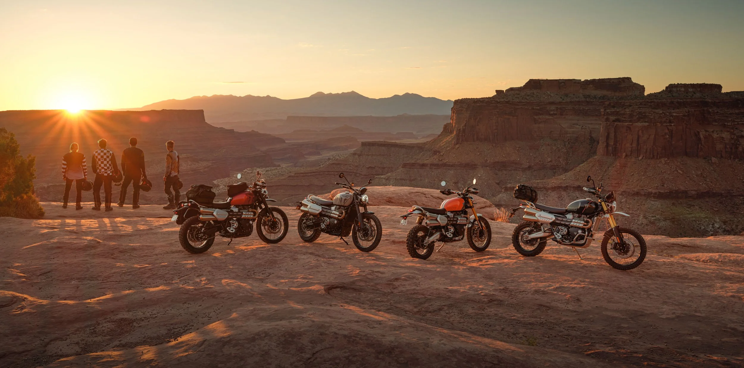 Scrambler1200_Family_MY24_12037_JP.jpg