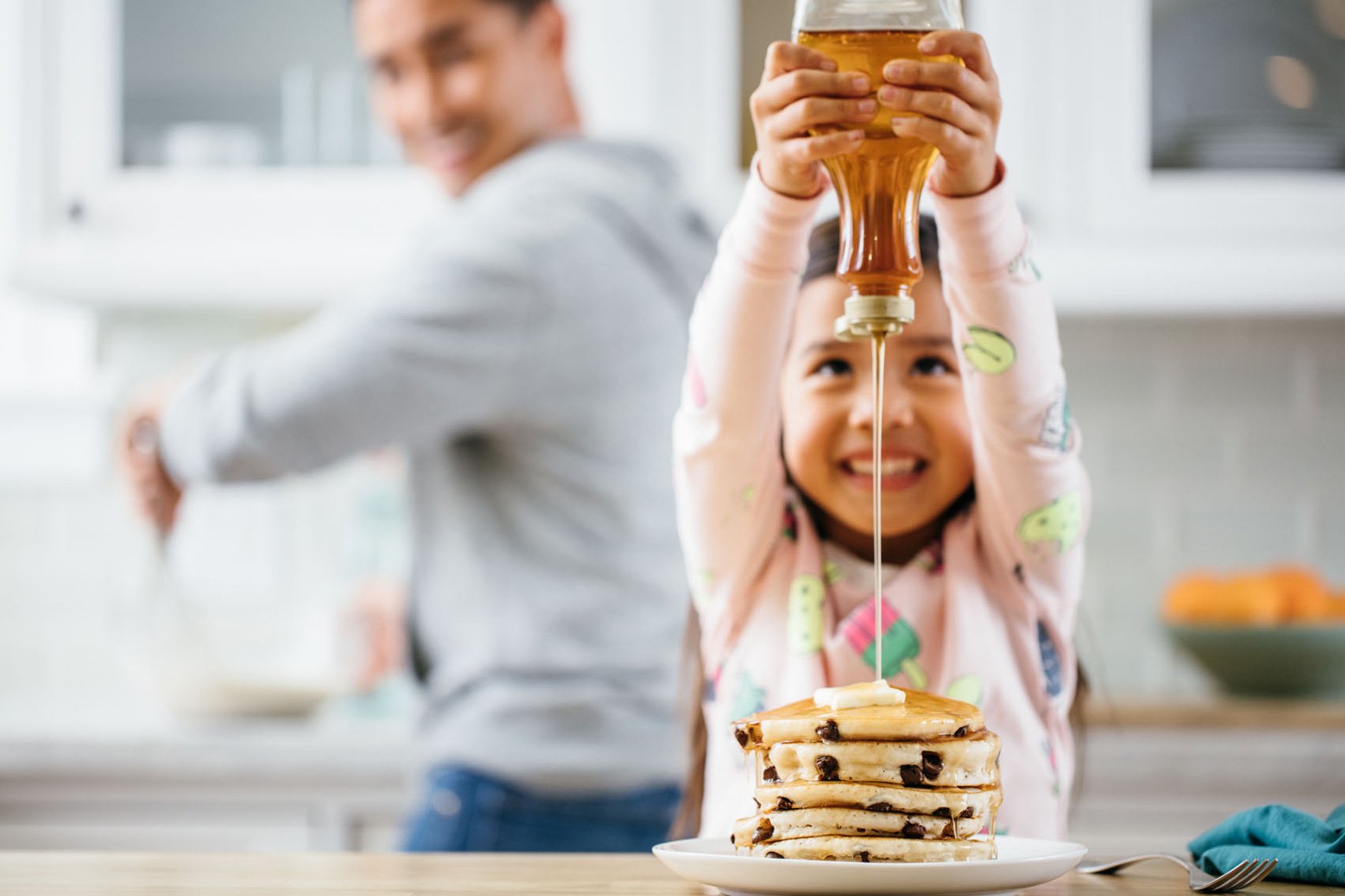 jennifer-davick-Garnishing-Pancakes.jpg