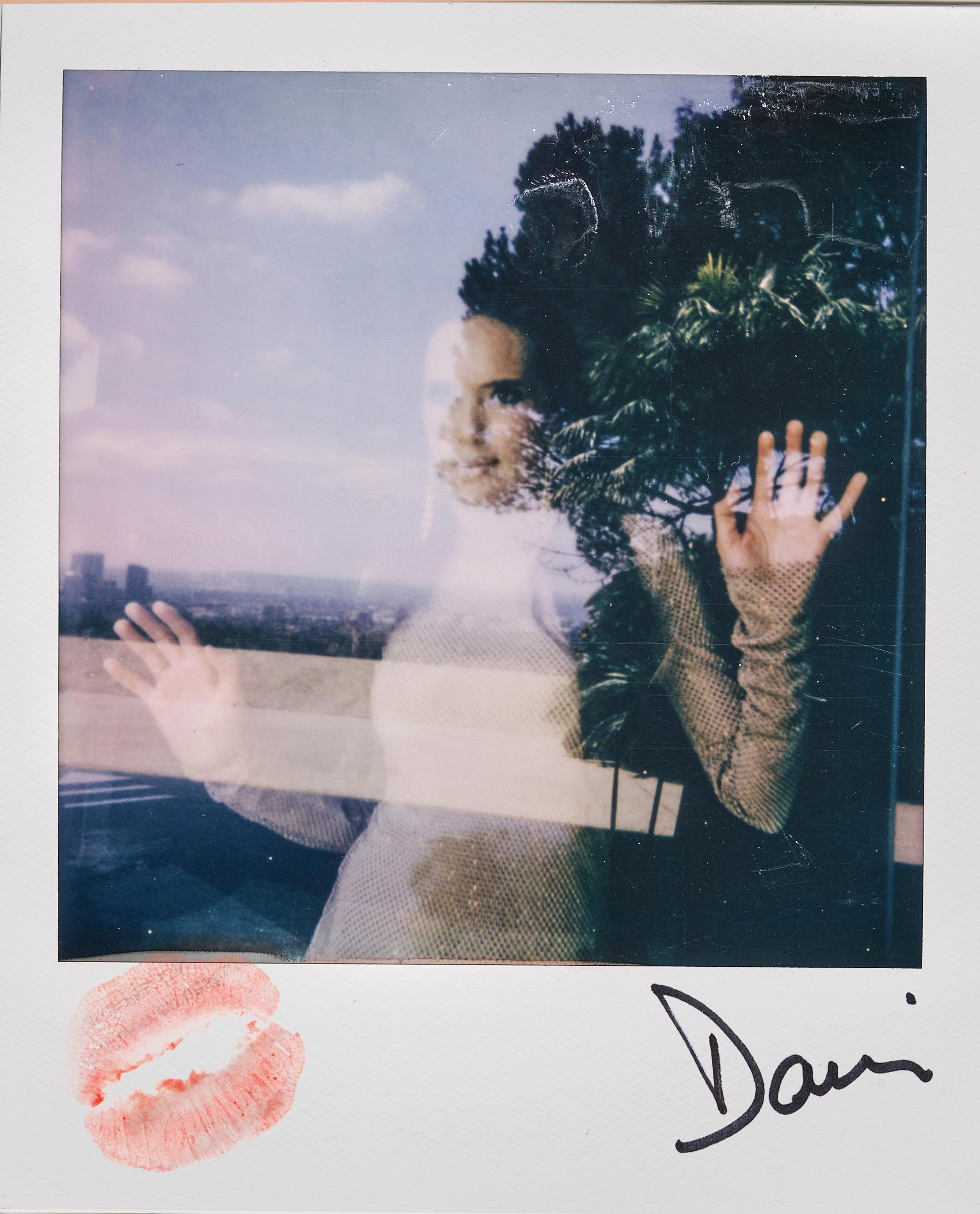 Sara-Tollefson-Mally-Selling-Sunset-Netflix-Season-6-Davina-Potratz-12-October-2023-Polaroid-00053-R1.jpg