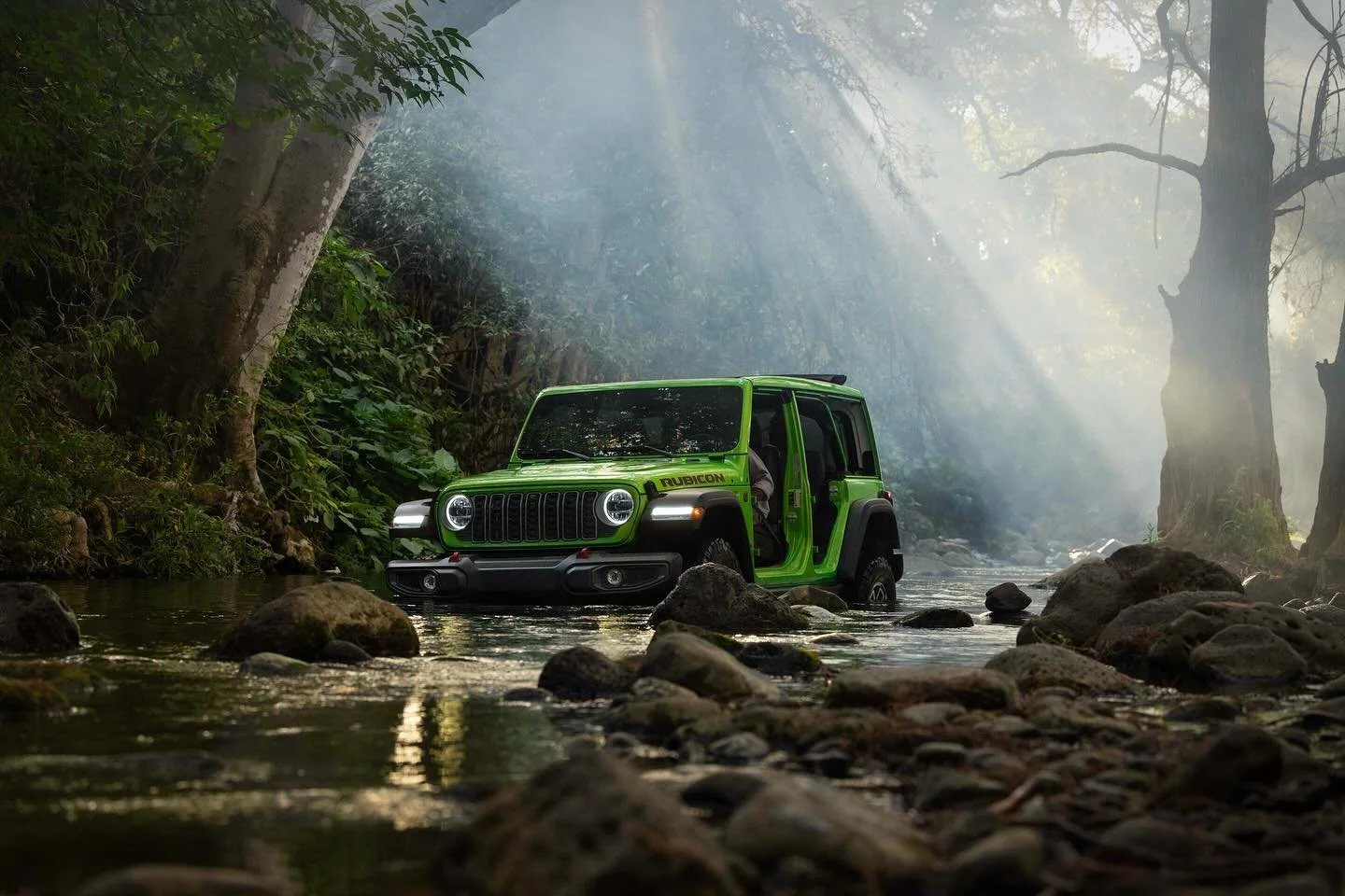 Jordan Pay 📸 🎥  AUTO // MOTO // PEOPLE 
Shot for @Jeep and the recent Jurassic Park movie, Jordan Pay + crew shot in rushing rivers, high volcanic walls, and in studio utilizing everything Mexico City had to offer and appreciating it as being one o