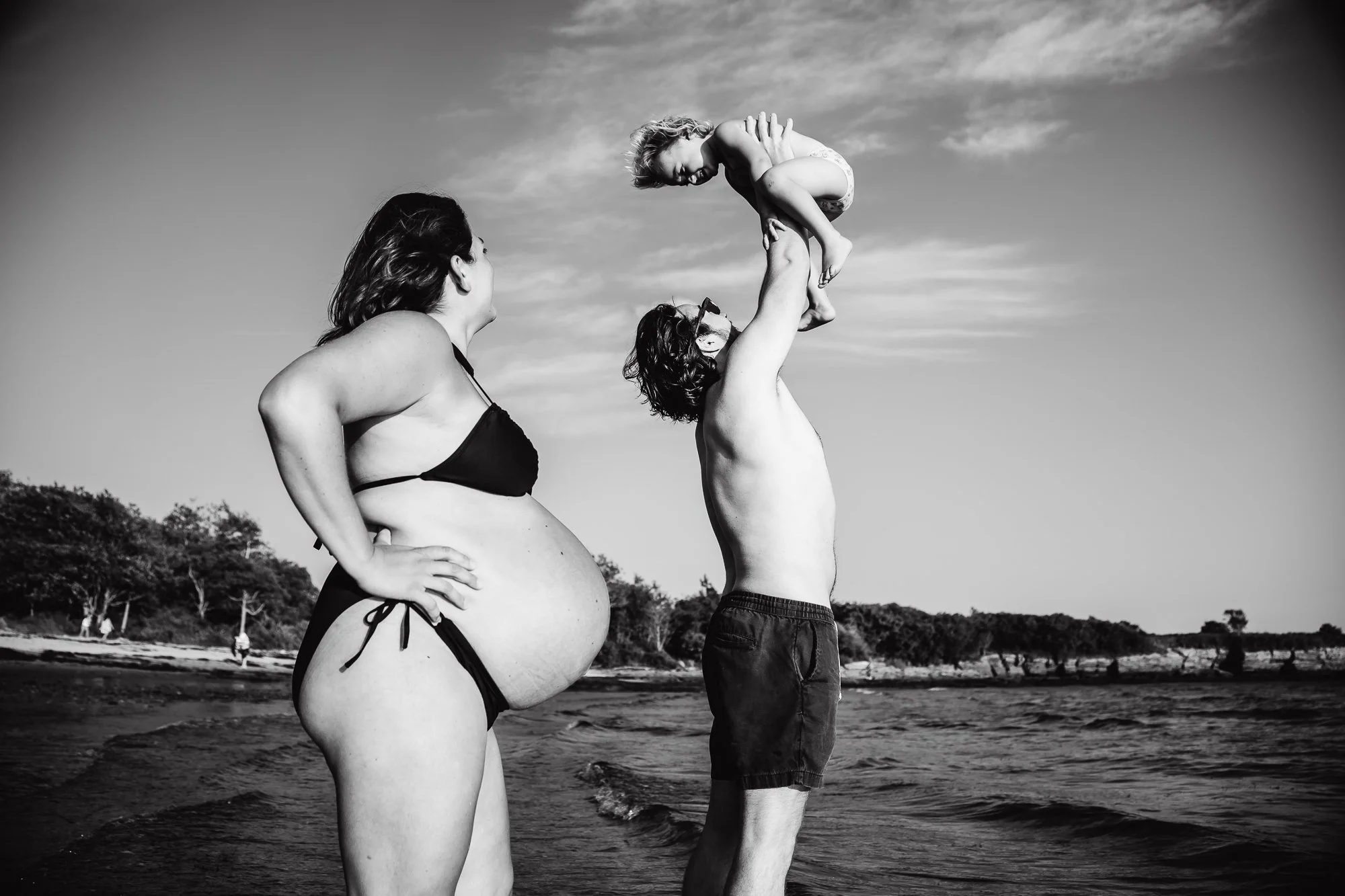 Portland-Maine-Beach-Golden-Hour-Maternity-Photos-12.jpg