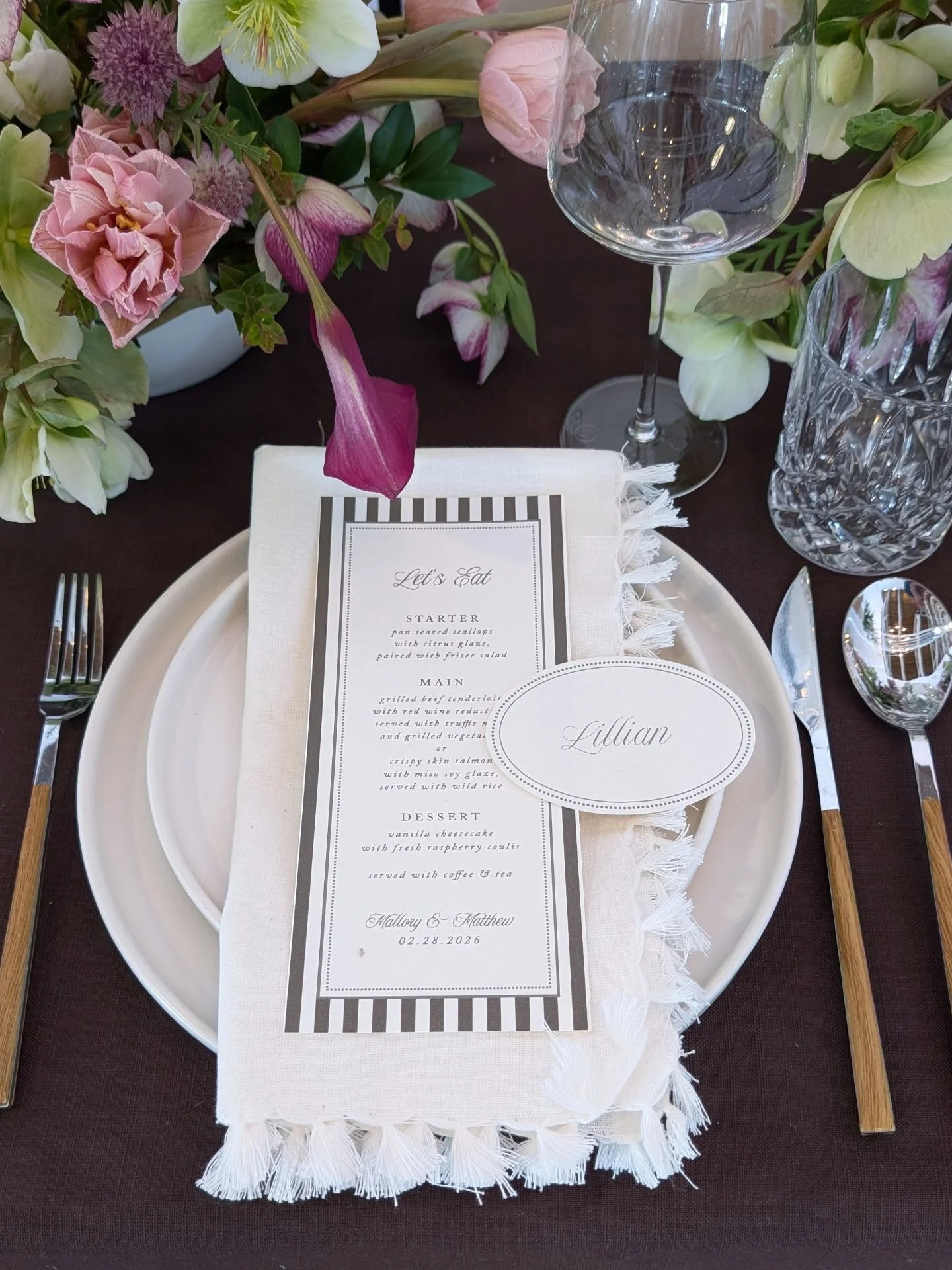 Thank you to everyone who came out to @wedwellsimcoemuskoka on Saturday. I absolutely LOVED meeting you all and hearing about the beautiful details you are planning for your wedding day. 

If you would like to continue the conversation and book a dis